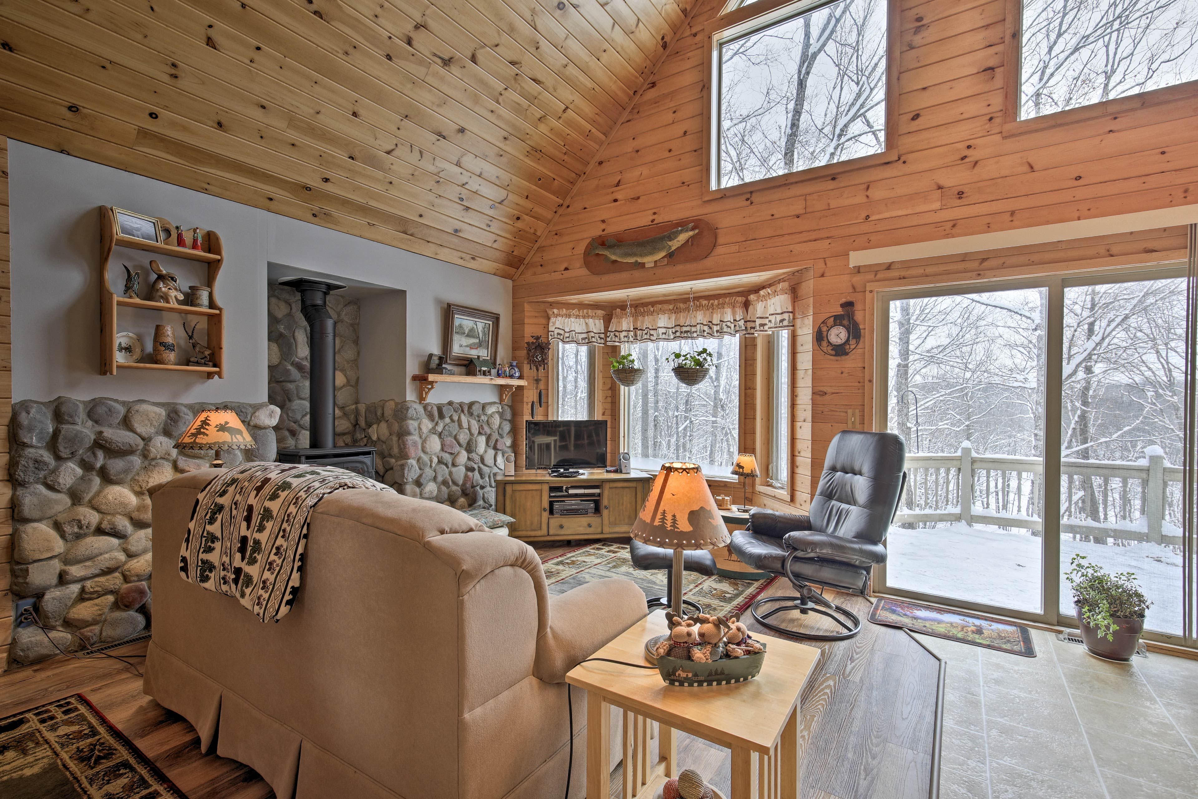 Interior | Open Floor Plan | Free WiFi