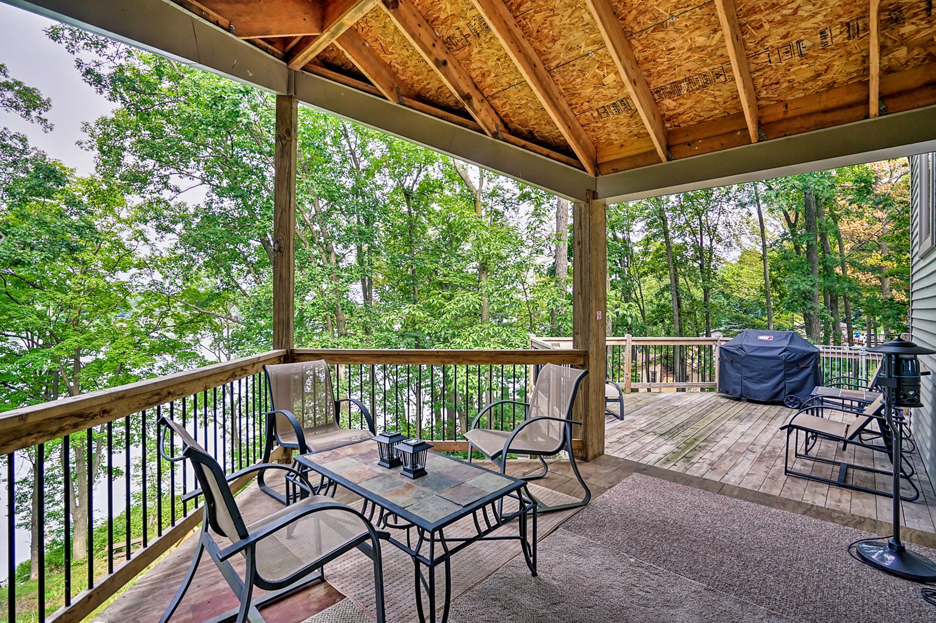 Private Deck | Outdoor Dining | Grill