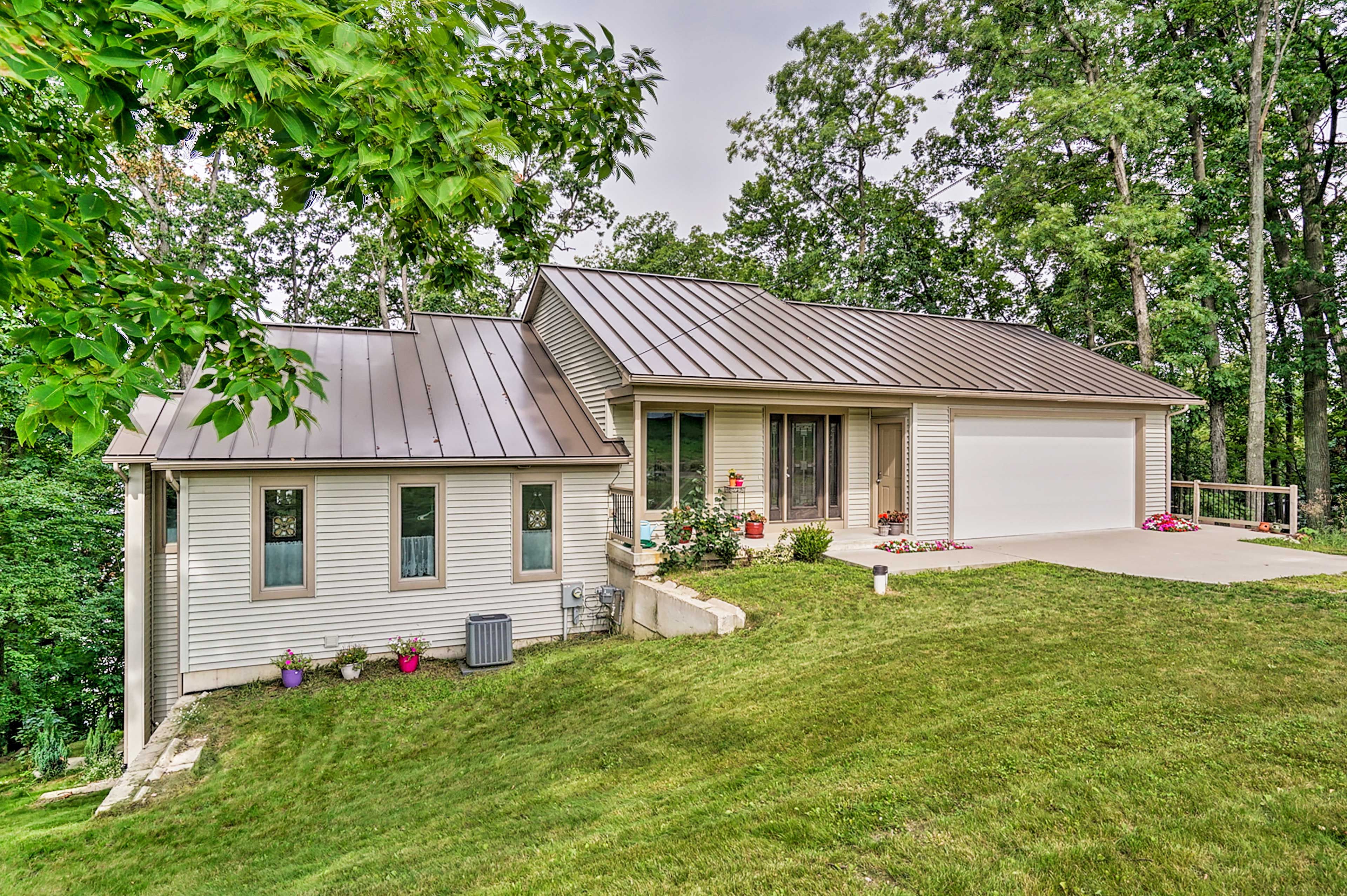 Exterior | Garage (2 Vehicles) | Driveway (2 Vehicles)