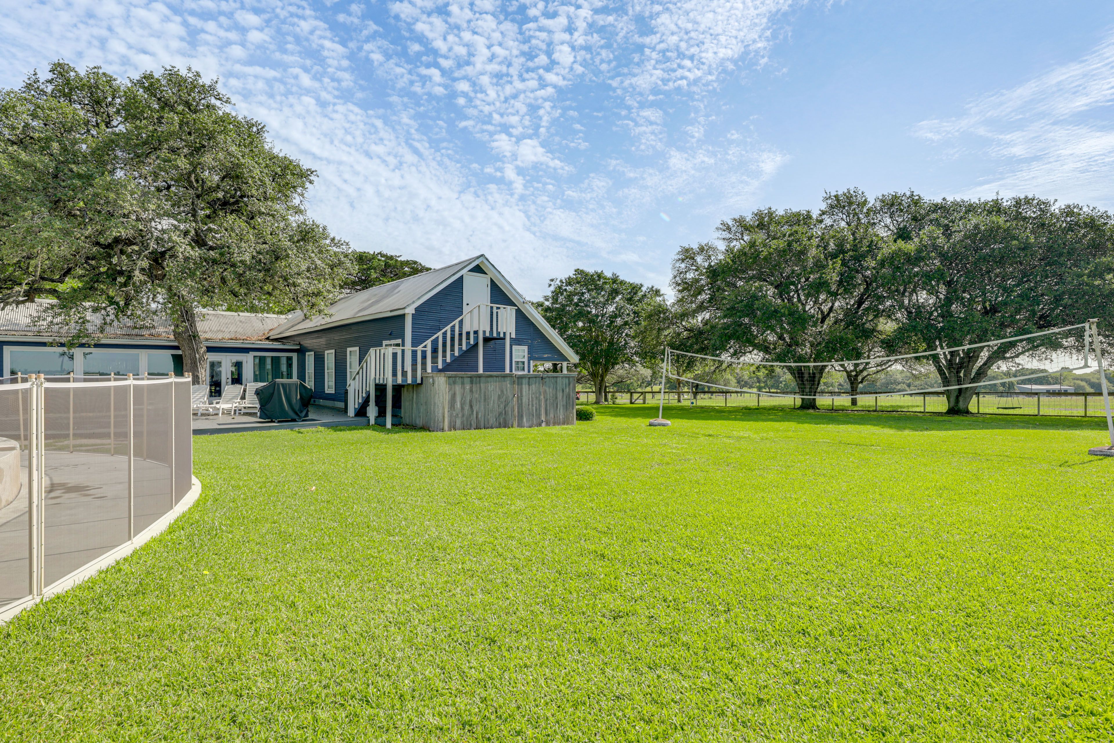Yard | Volleyball Court