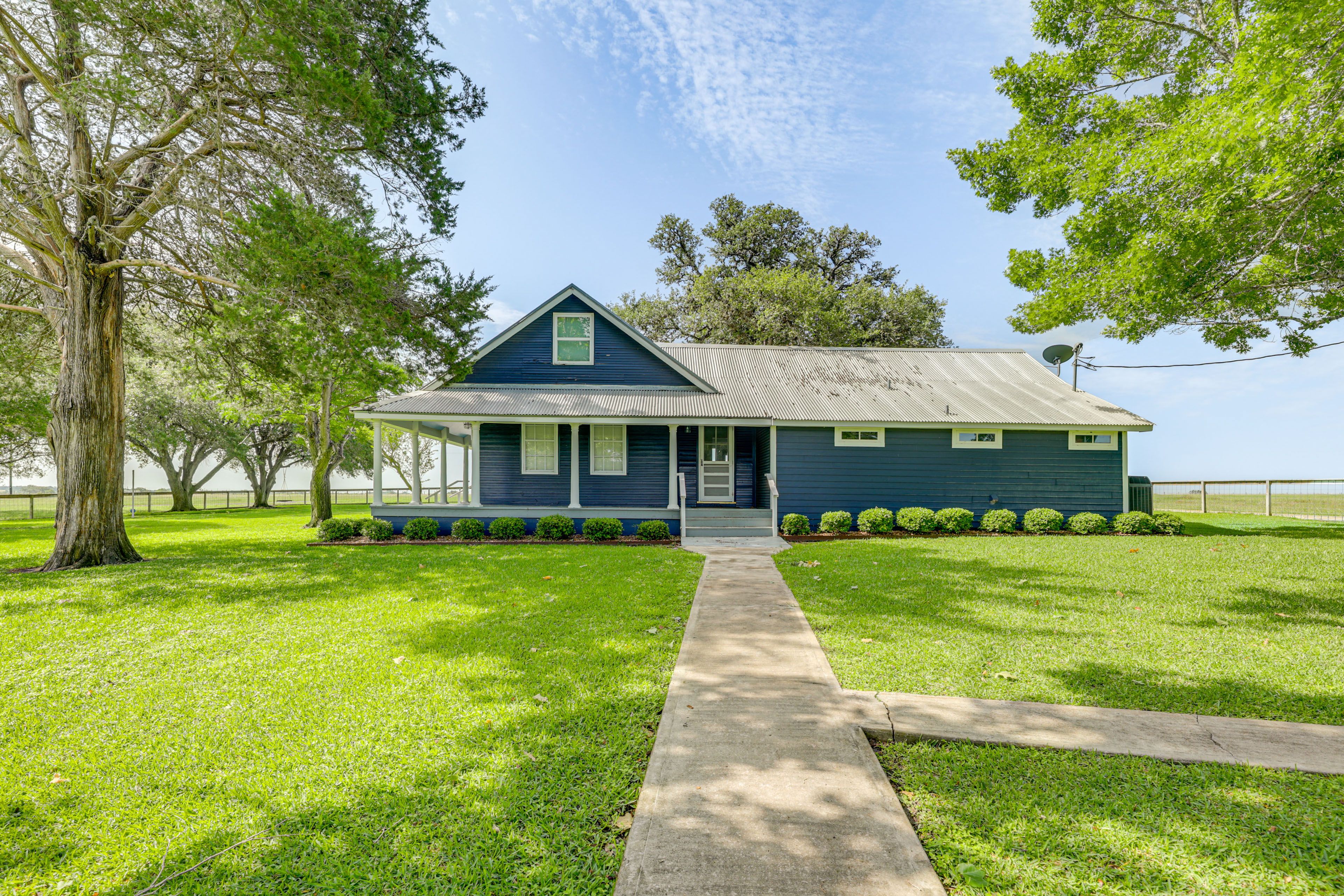 Exterior | Covered Porch