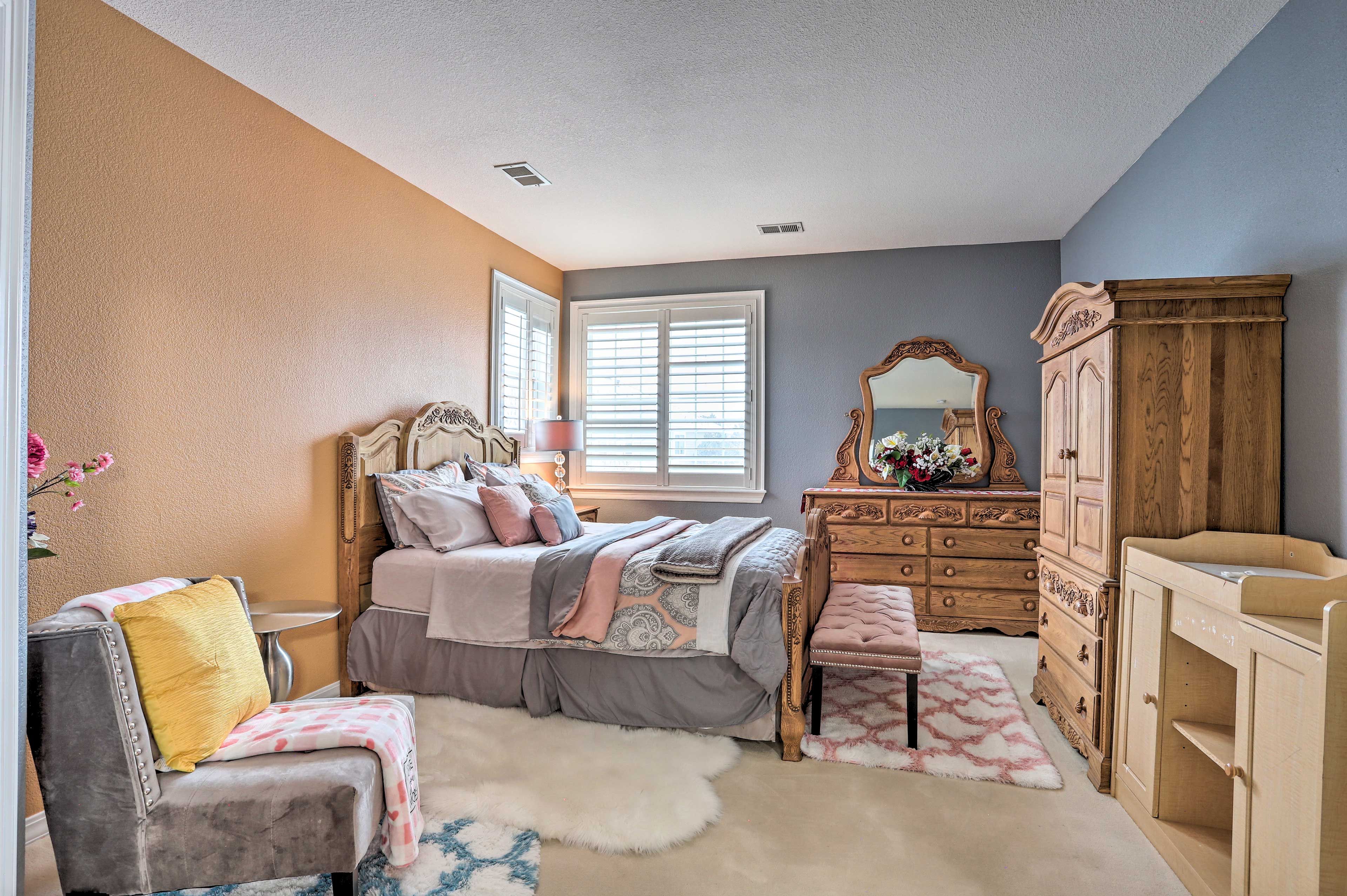 Bedroom 5 | Queen Bed | 2nd Floor