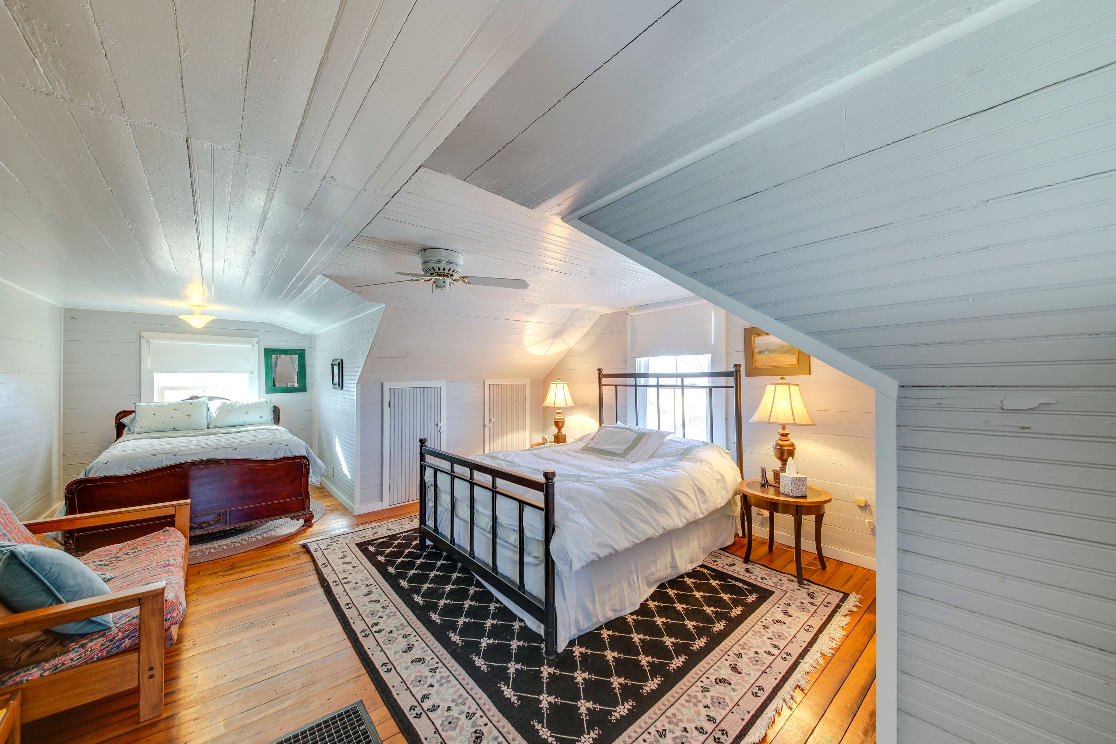 Bedroom 3 | Queen Bed | Full Bed