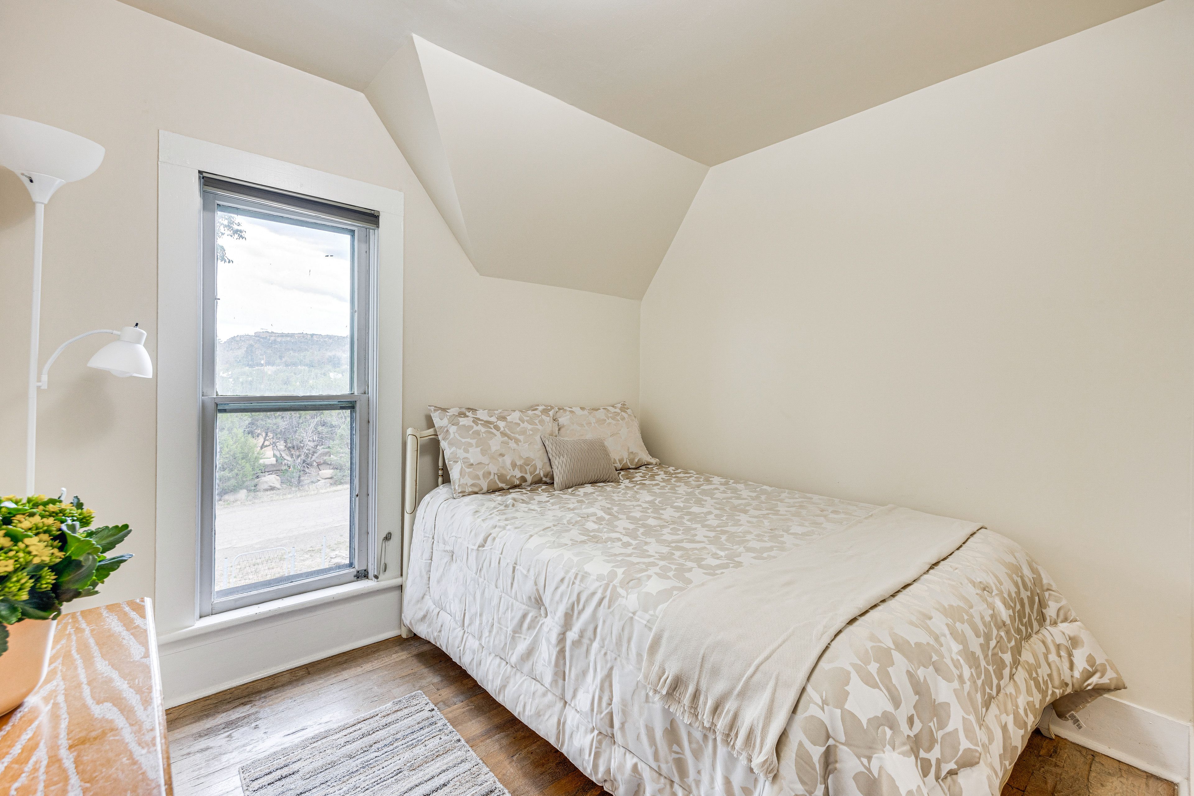 Bedroom 2 | Full Bed | 2nd Floor