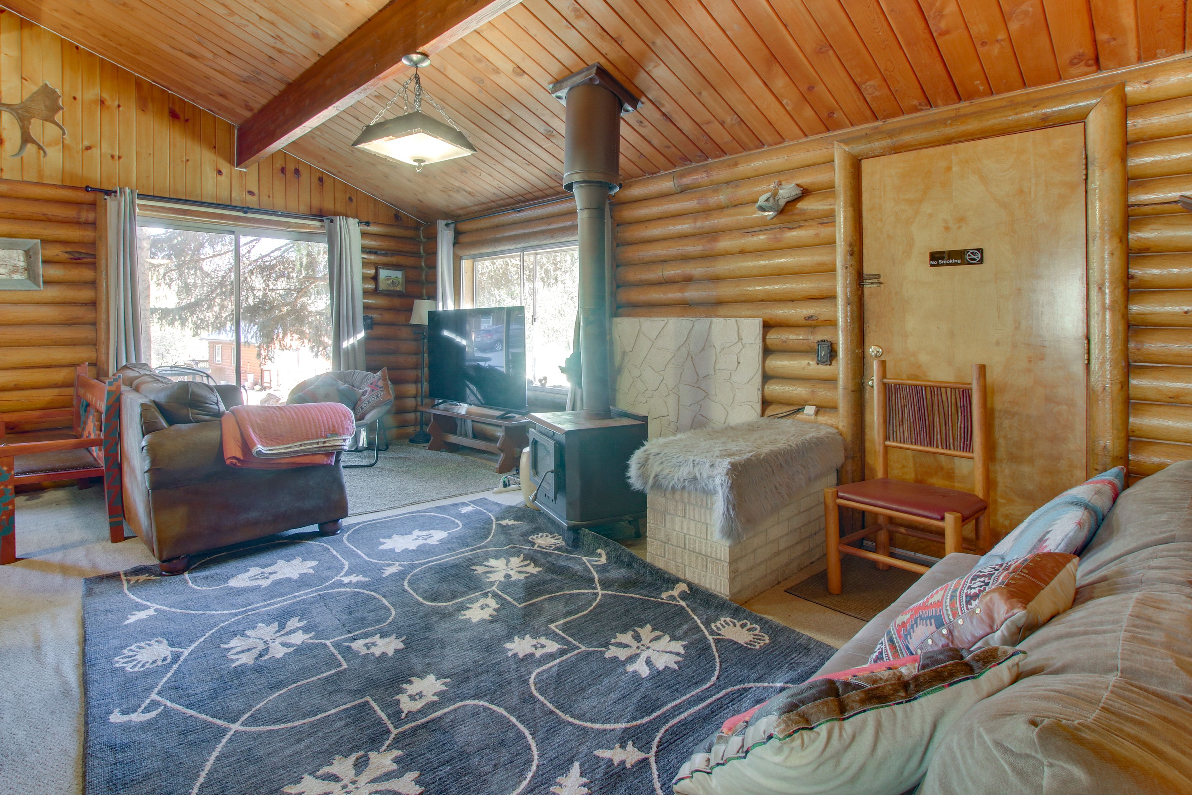 Living Room | Flat-Screen TV