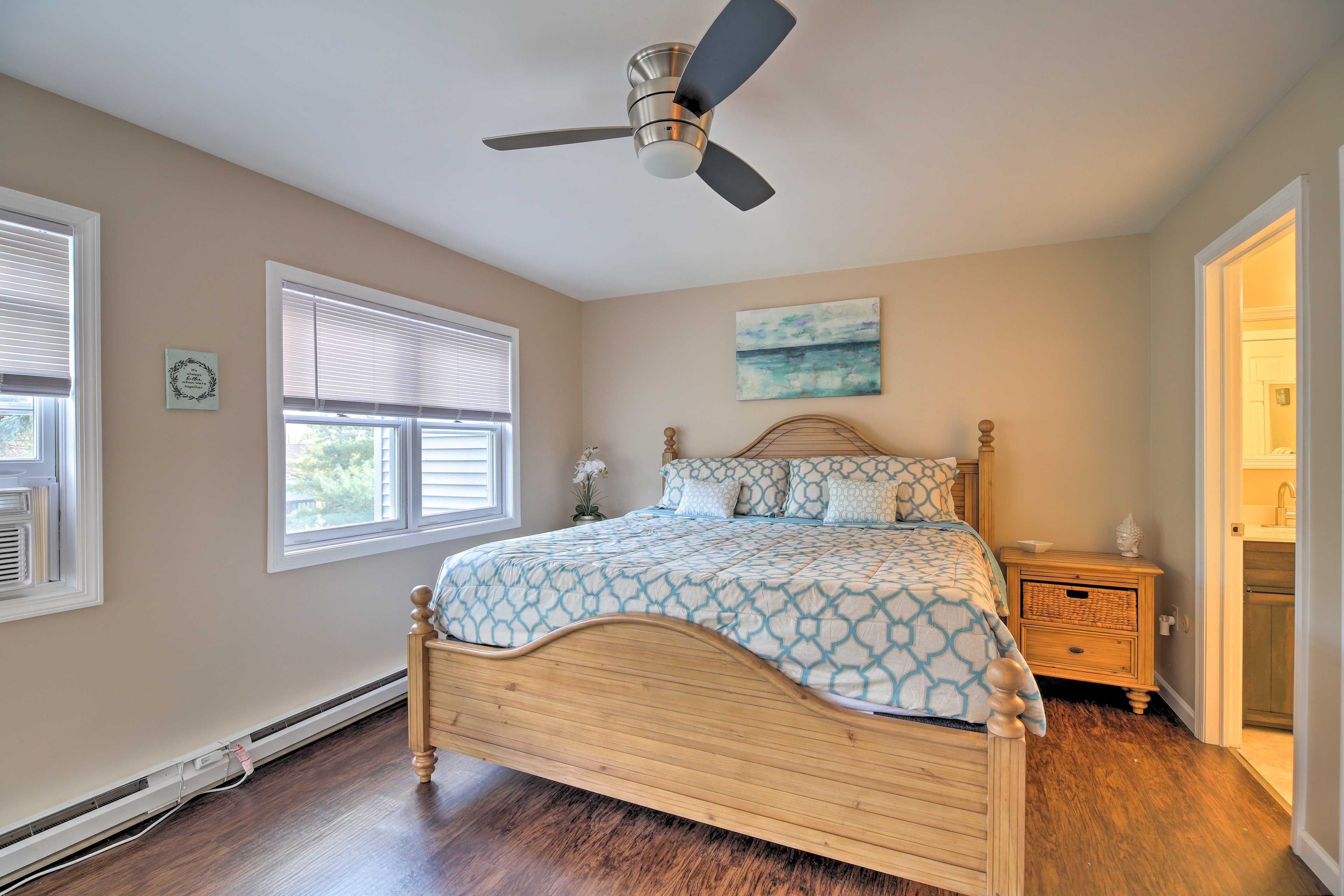 Bedroom 1 | King Bed | En-Suite Bathroom | Walk-In Closet