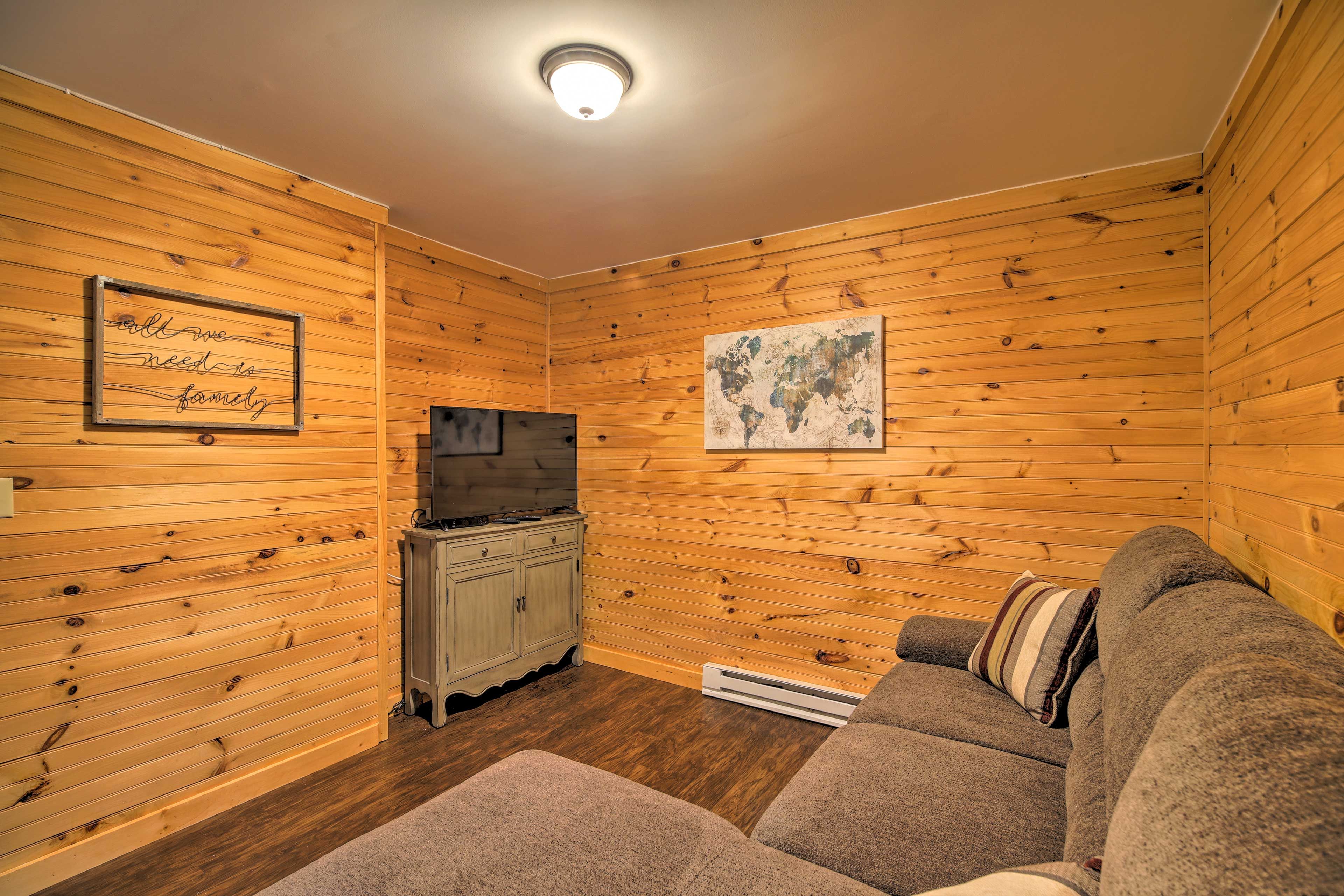 Lower Level Living Room | Smart TV