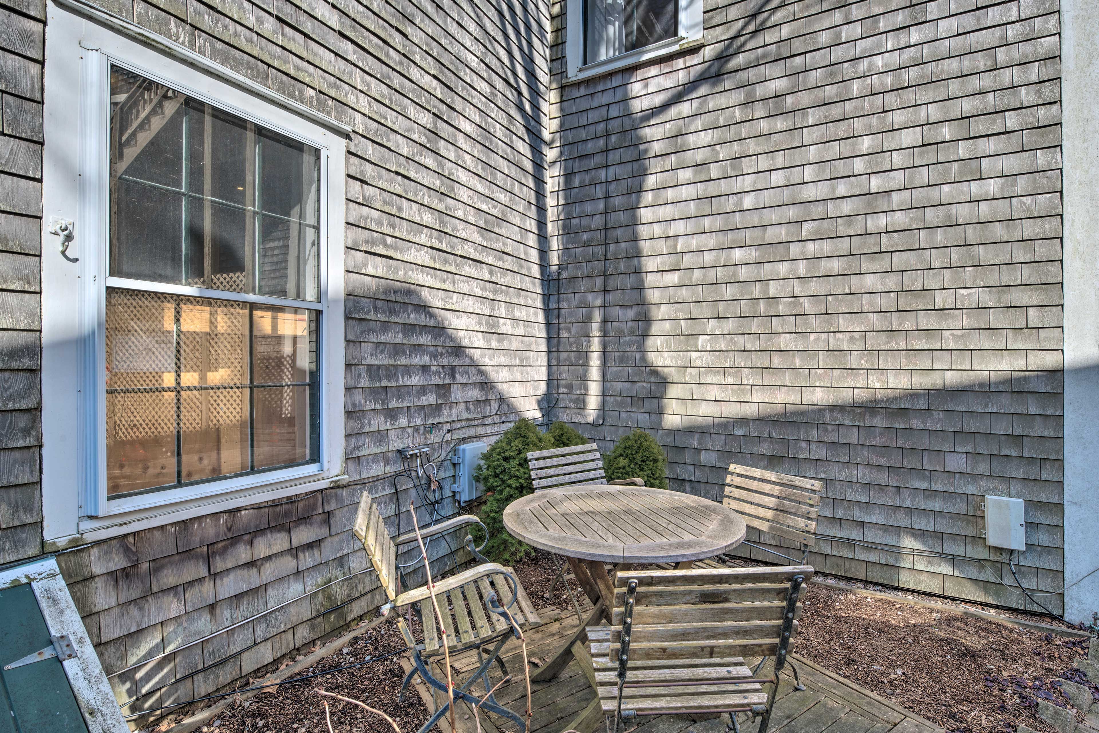 Patio | Outdoor Dining | Gas Grill