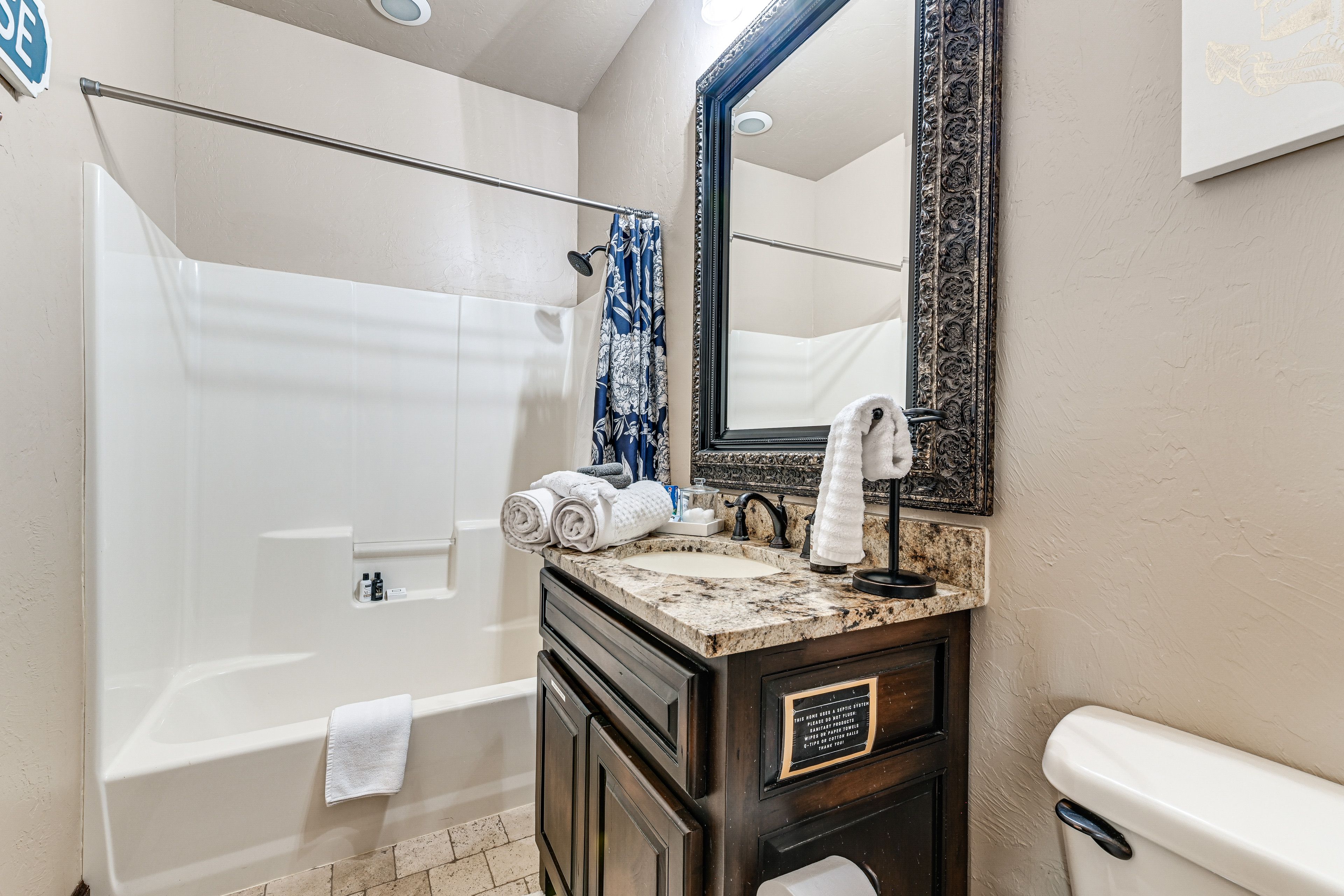 Bathroom | 2nd Floor