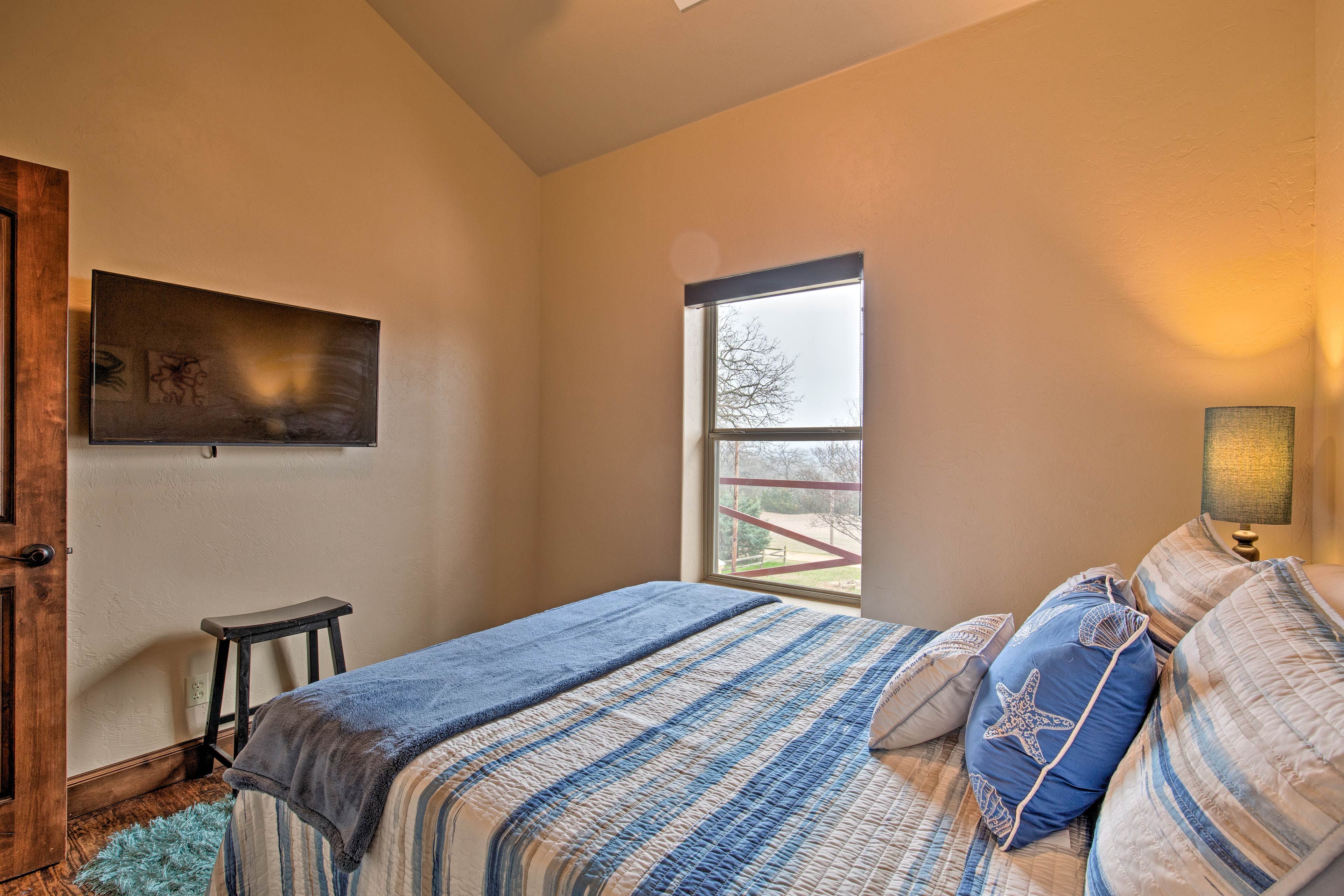 Bedroom 2 | Queen Bed