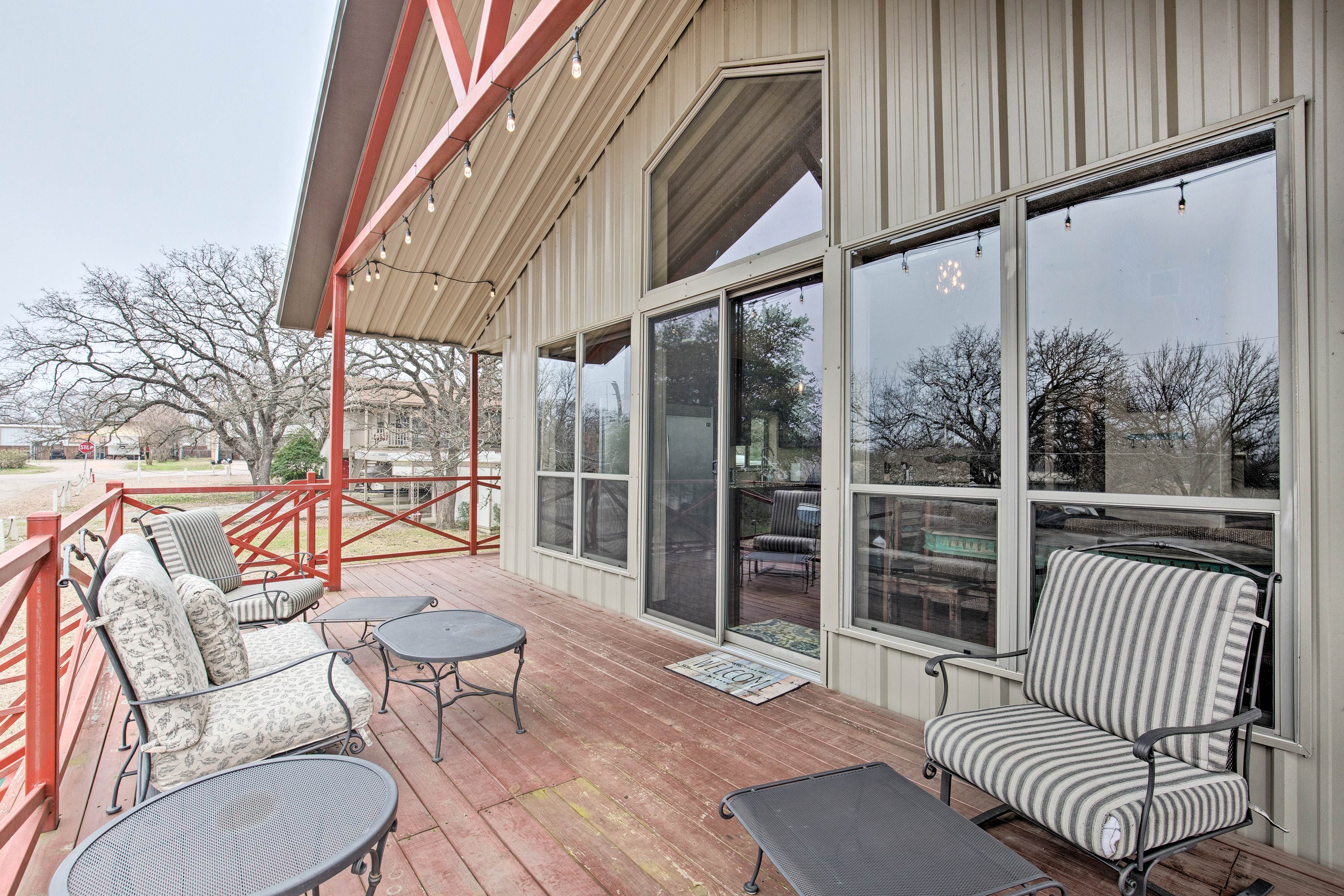 Furnished Deck