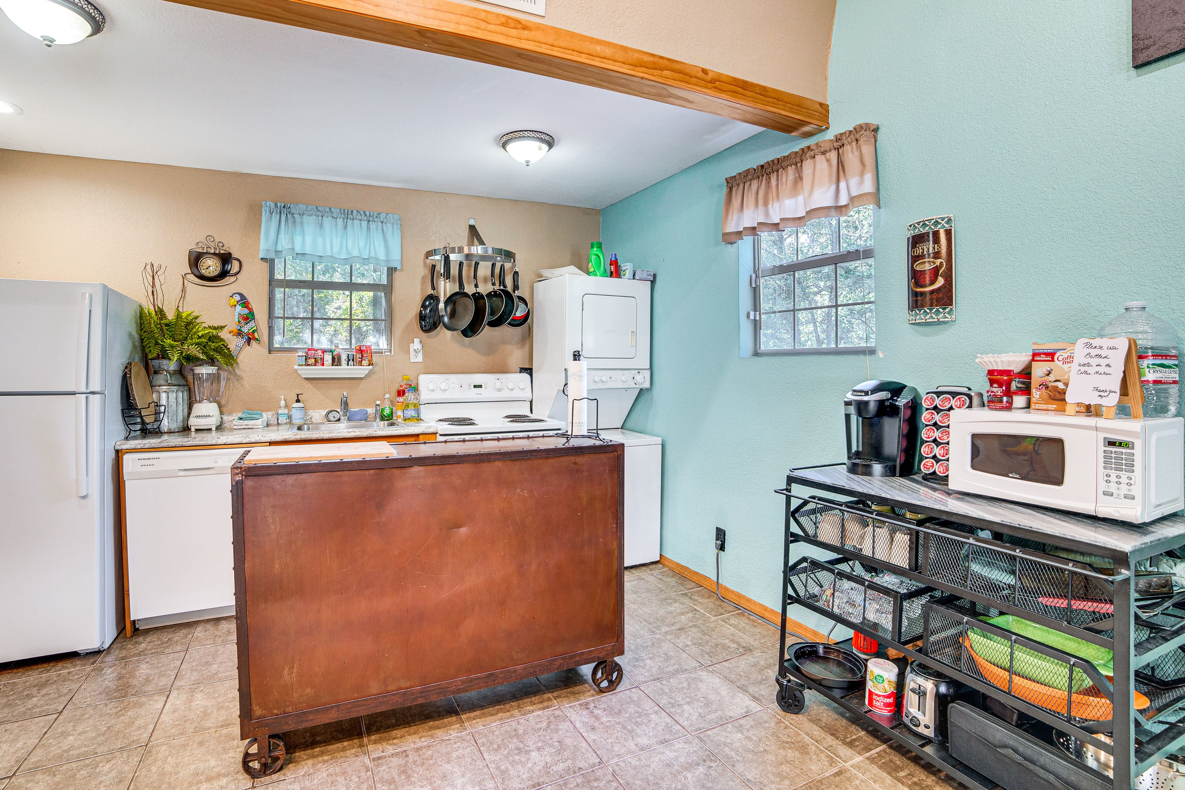 Coffee Bar | Keurig Coffee Maker w/ Pods