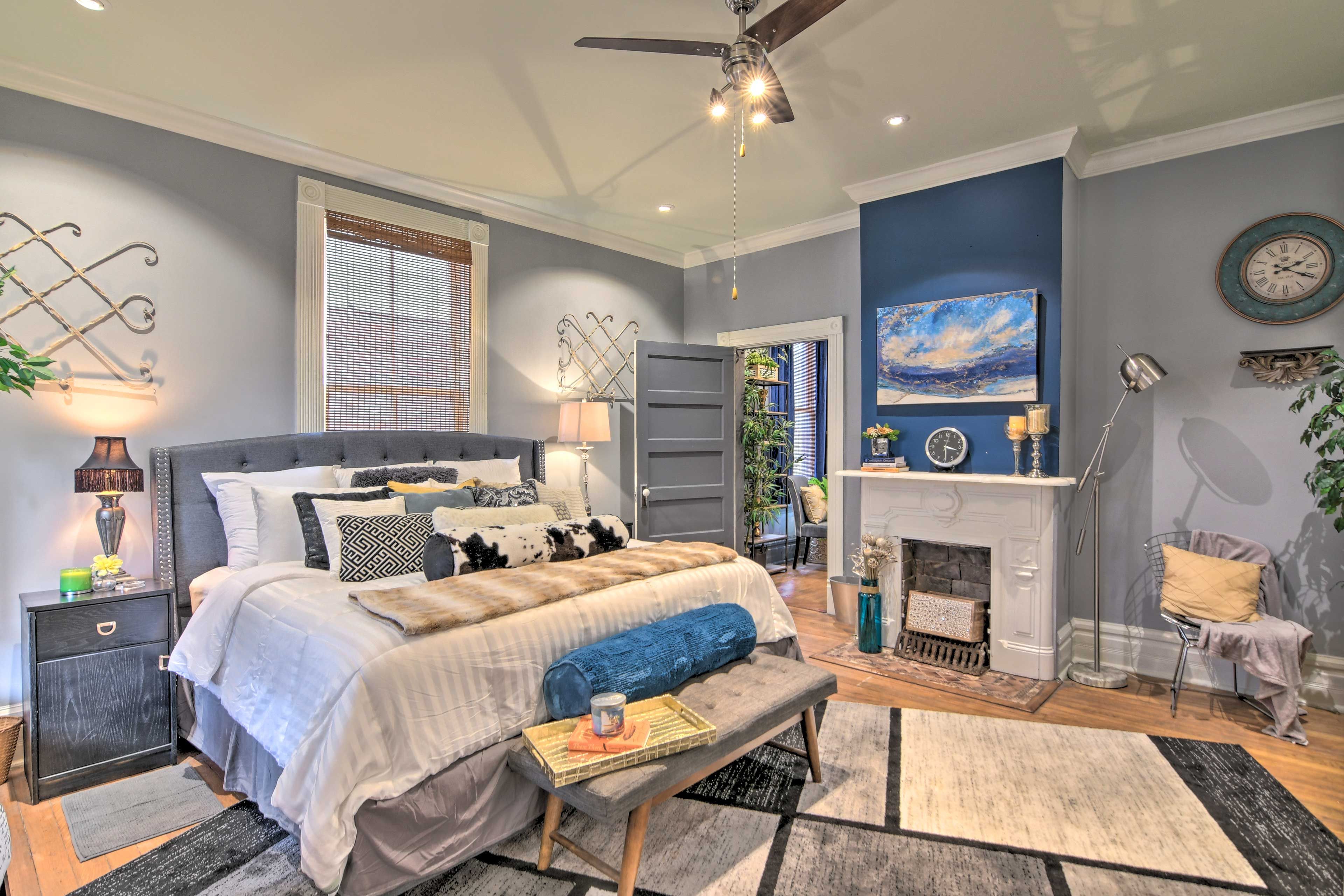 Bedroom 1 | King Bed | Linens Provided