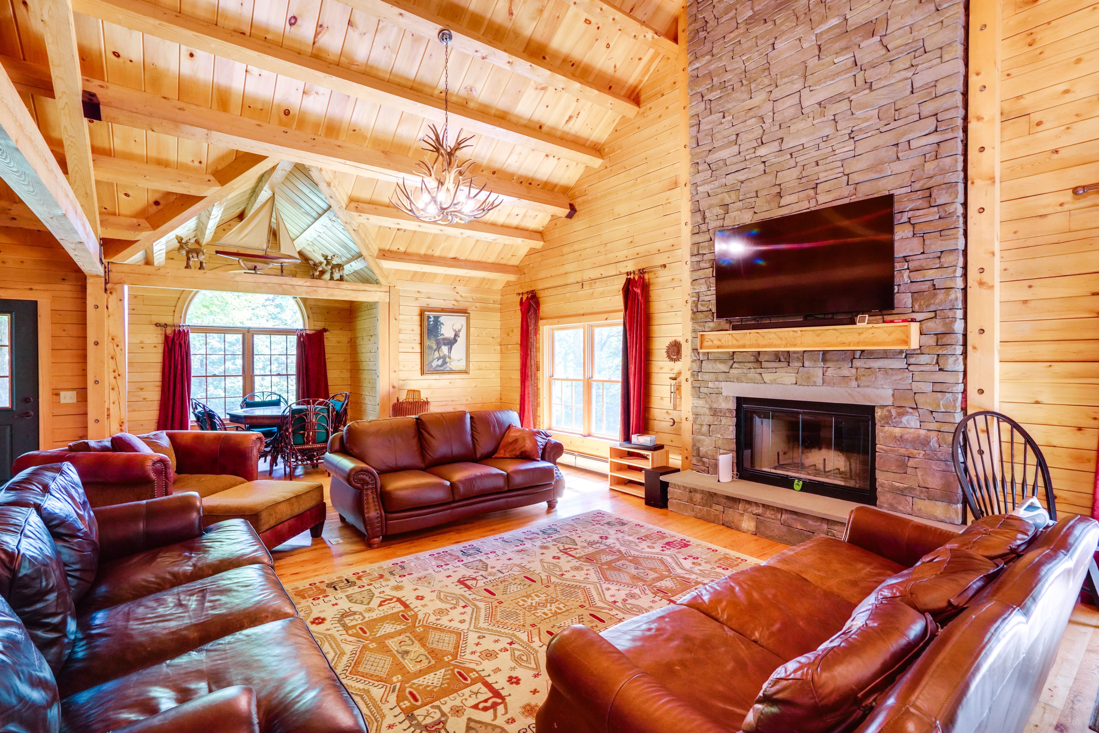 Living Room | Free WiFi | Central Heating | Smart TV