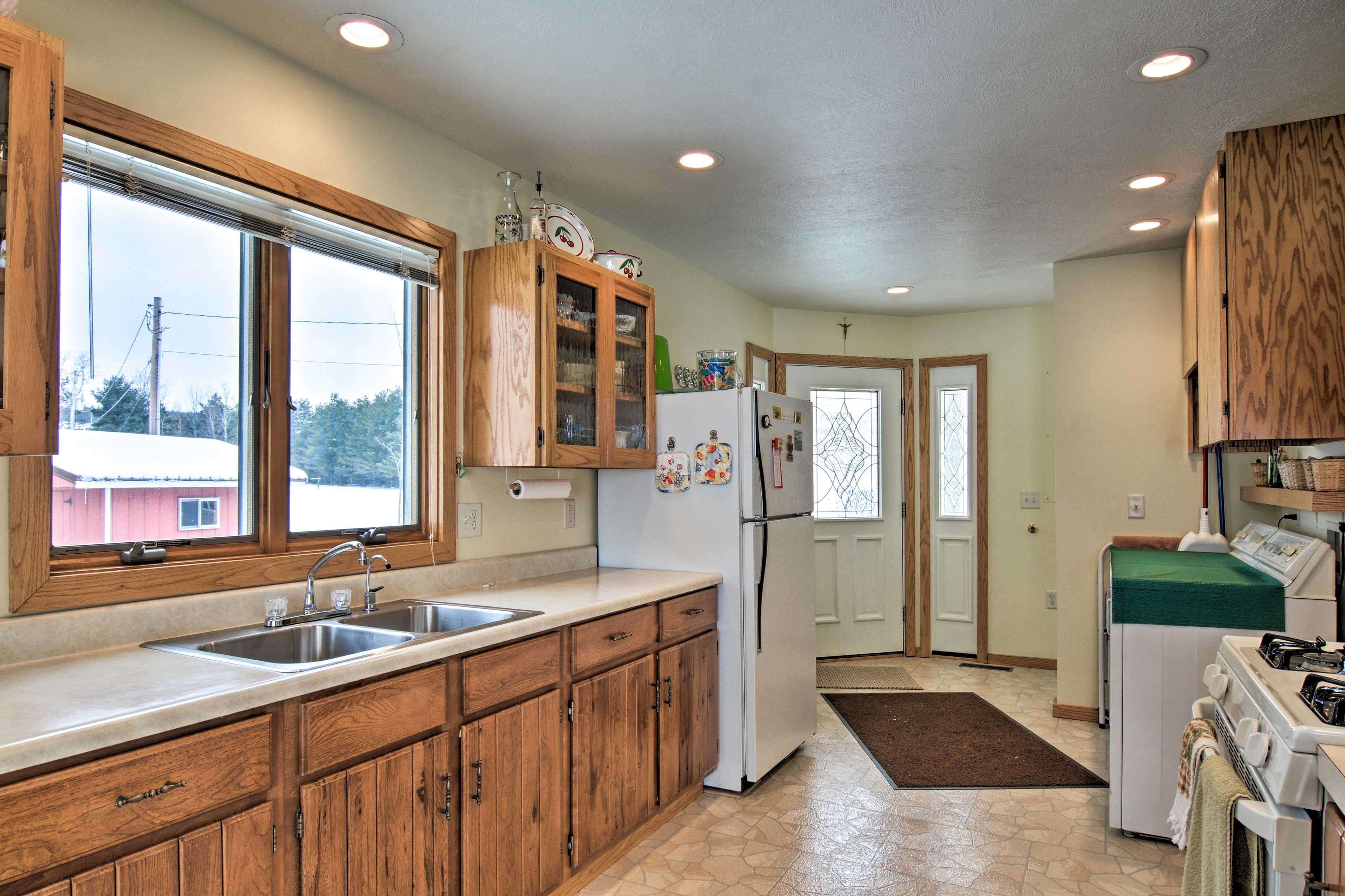 Whip up delicious dishes in the fully equipped kitchen!