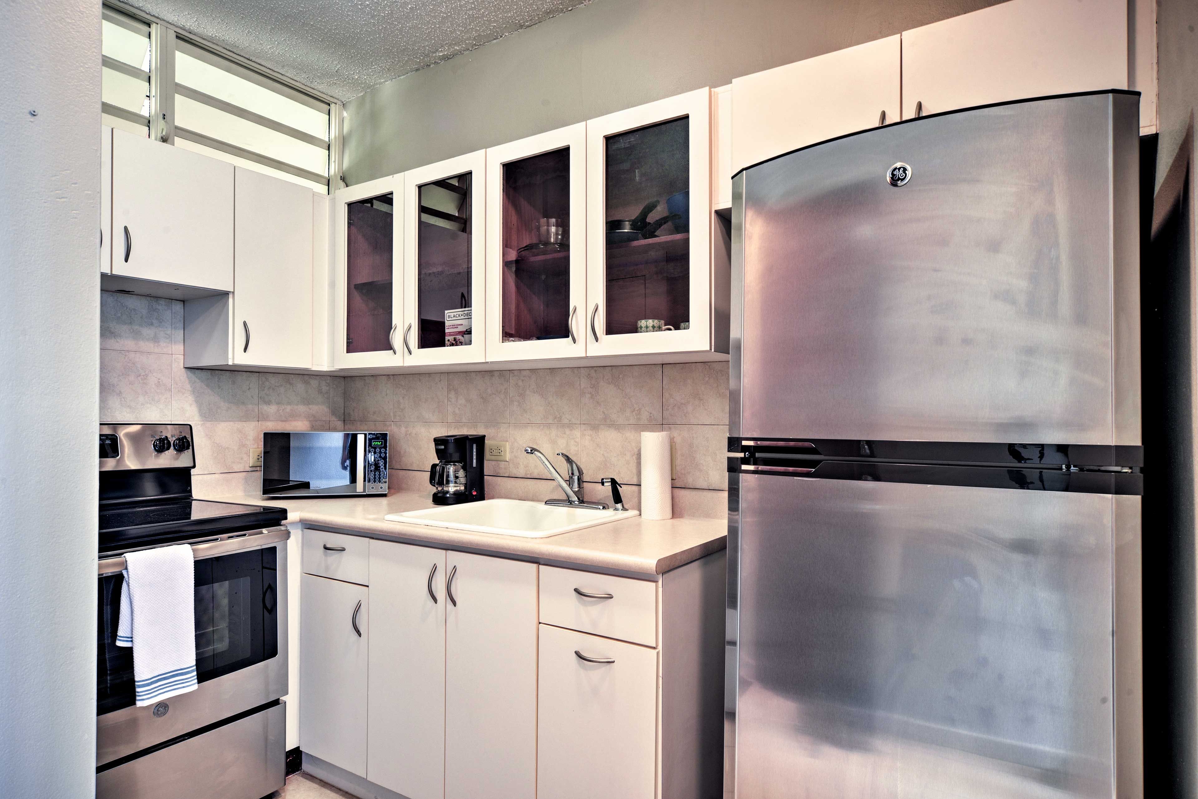 Kitchen | Coffee Grinder | Crockpot | Drip Coffee Maker | Microwave