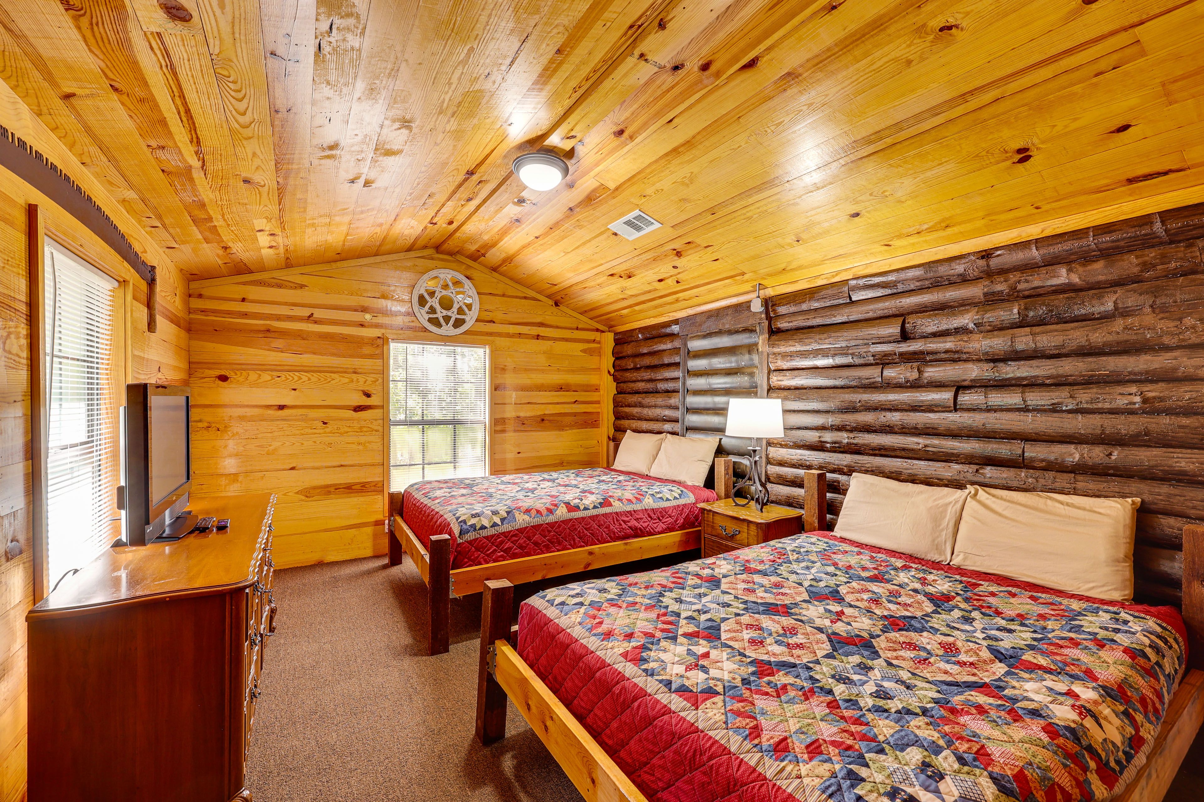 Bedroom 2 | 2 Queen Beds