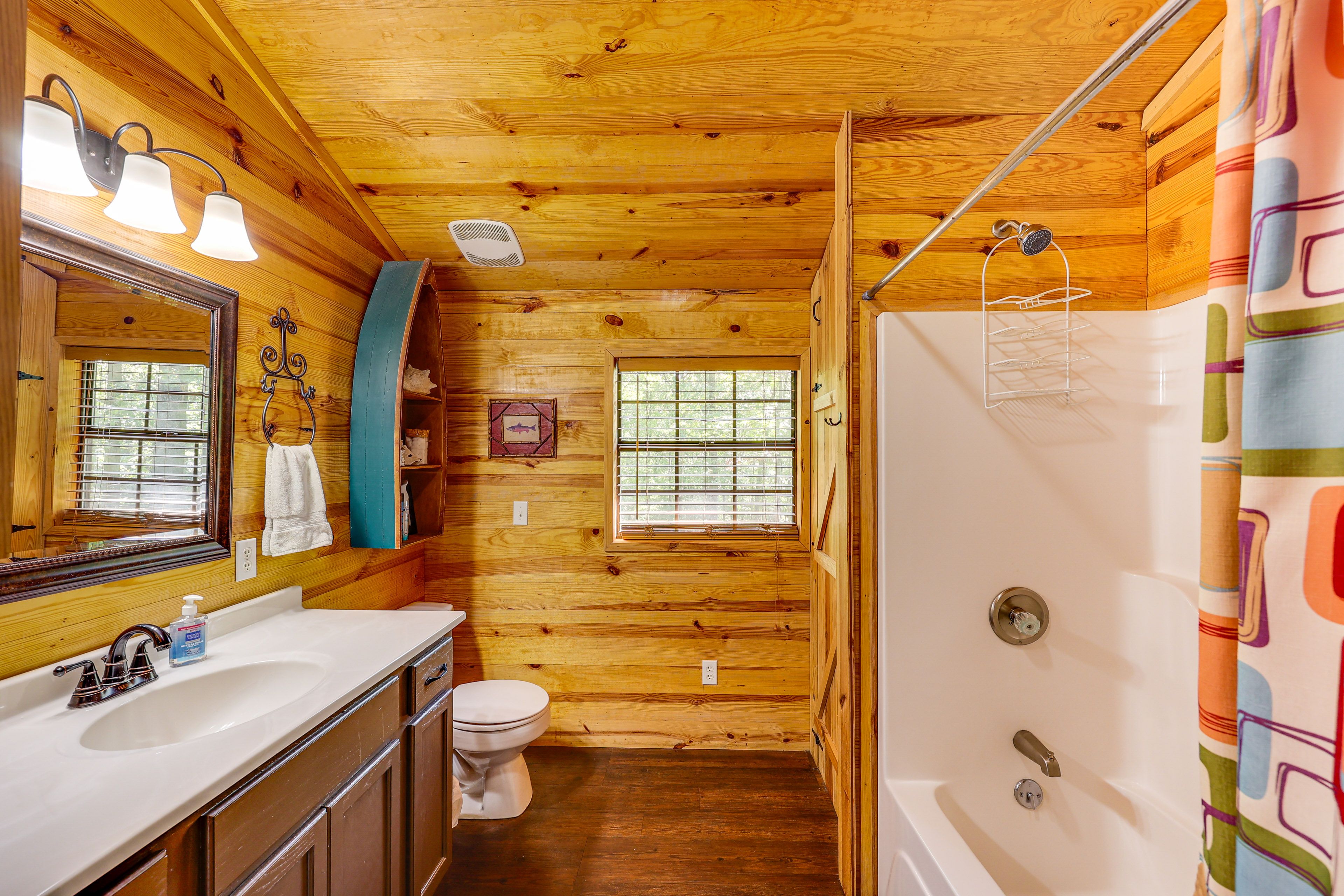 Bathroom | Towels Provided | Washer/Dryer