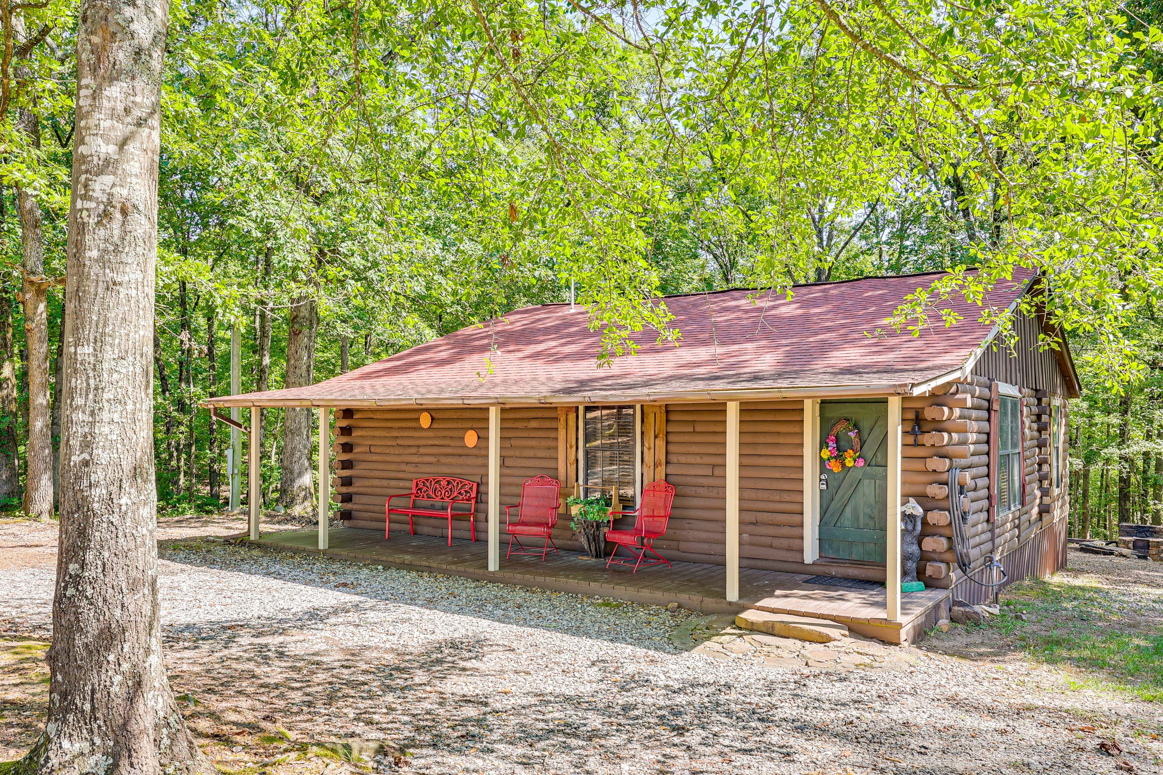 Murfreesboro Vacation Rental | 2BR | 1.5BA | 960 Sq Ft | 3 Steps to Enter