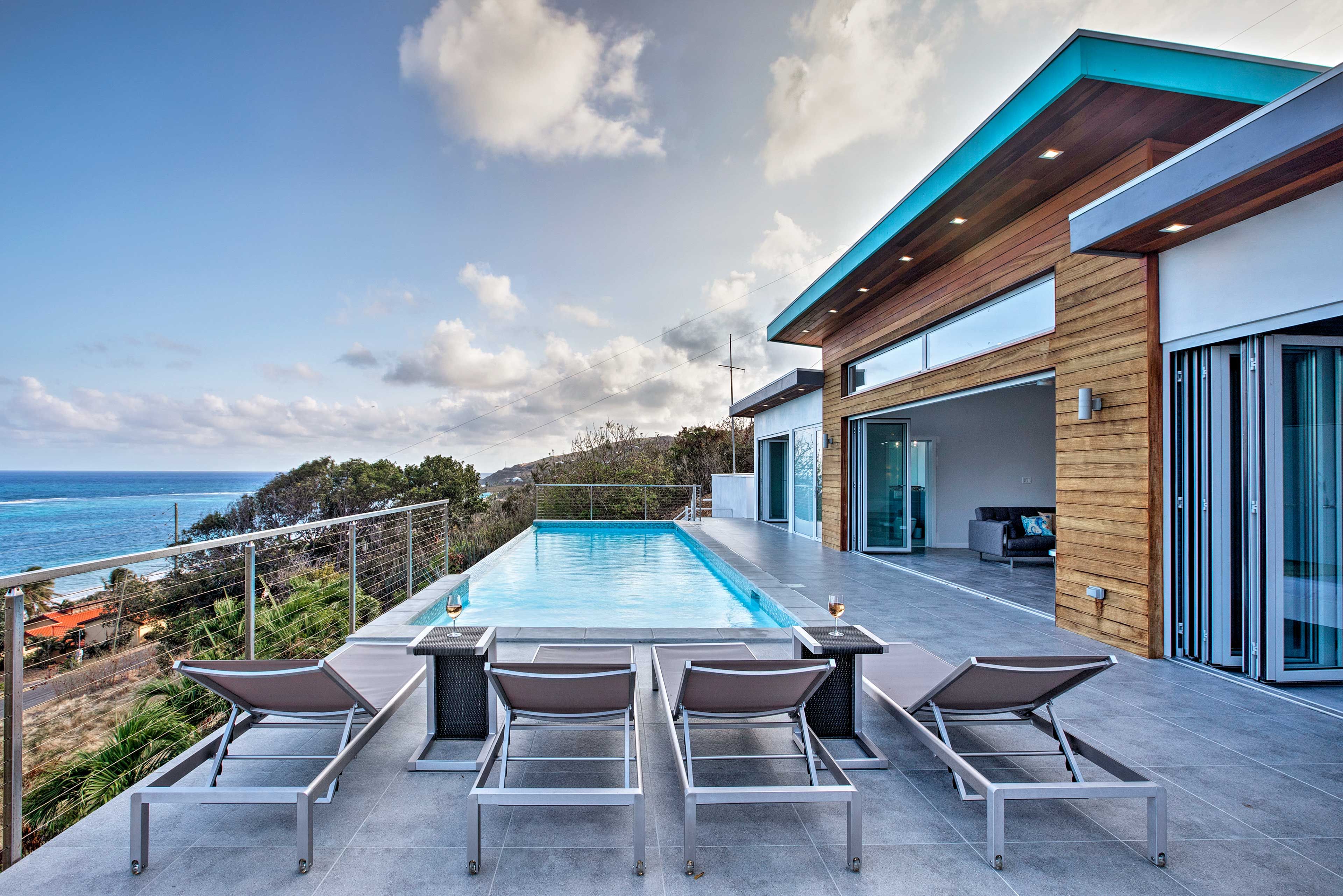 Slob Vacation Rental | 3BR | 3.5BA | 2,400 Sq Ft | Step-Free Access