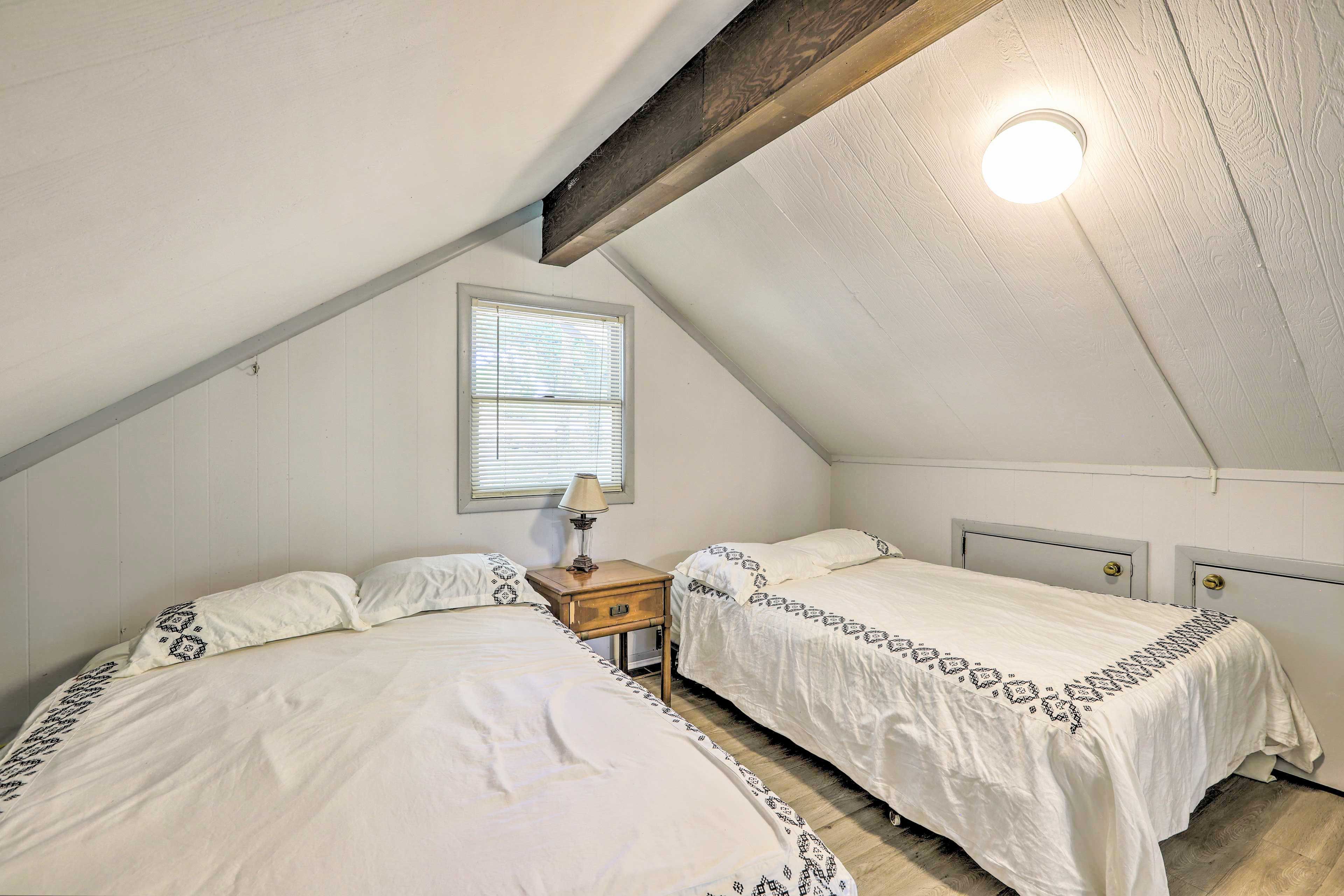 Loft | 2 Full Beds