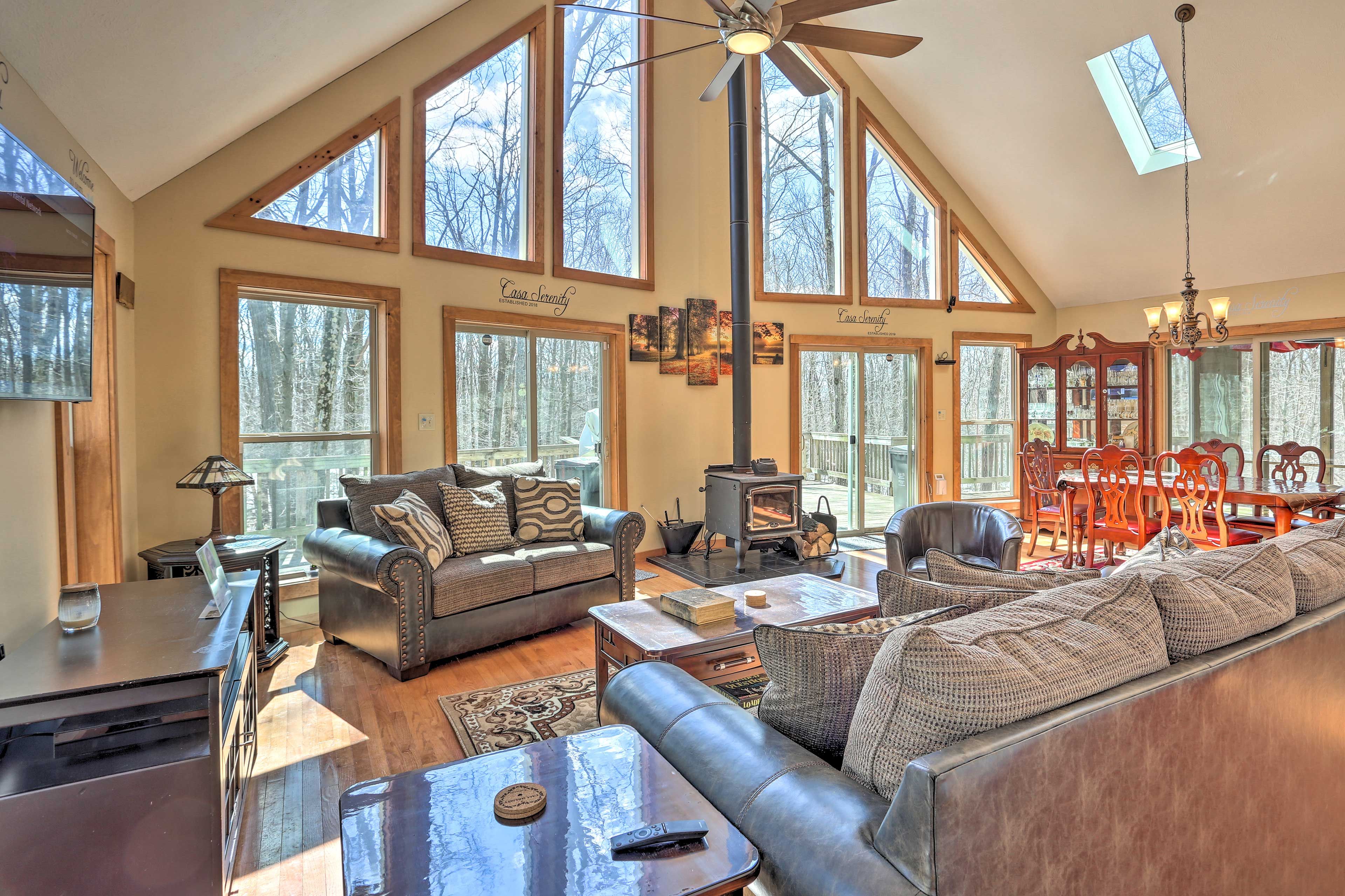 Book a trip to this 3-bedroom, 2-bathroom vacation rental cabin in Tobyhanna.