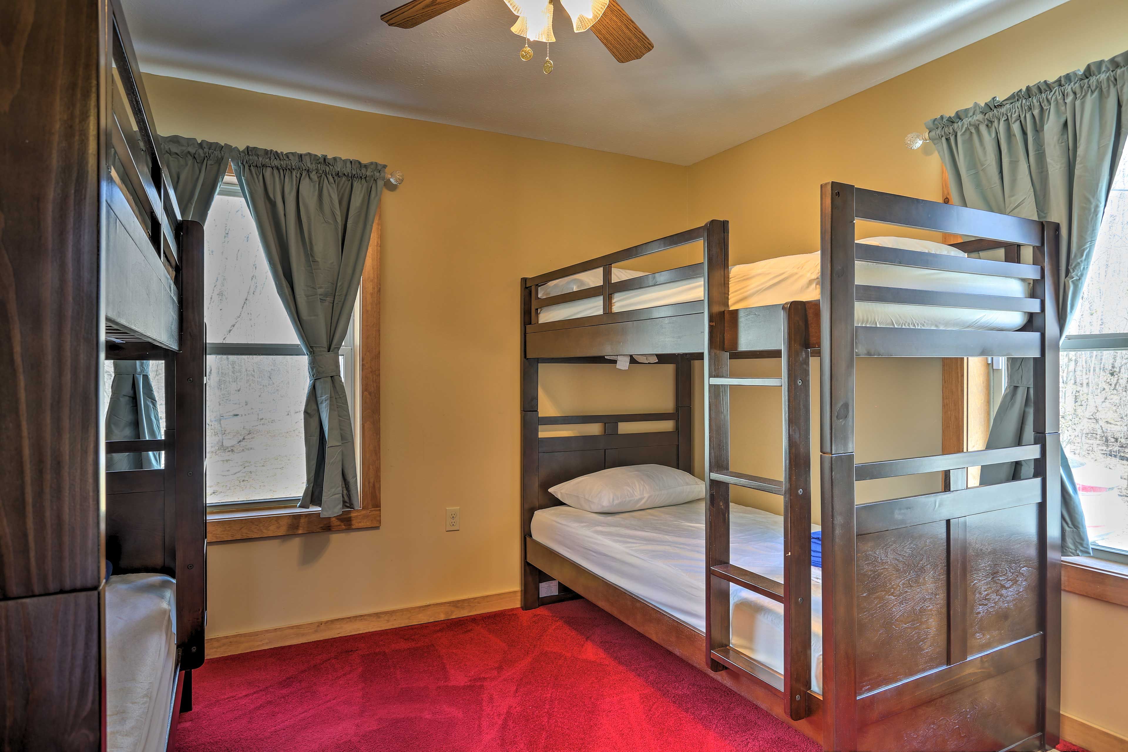 Four guests can sleep comfortably in this room.