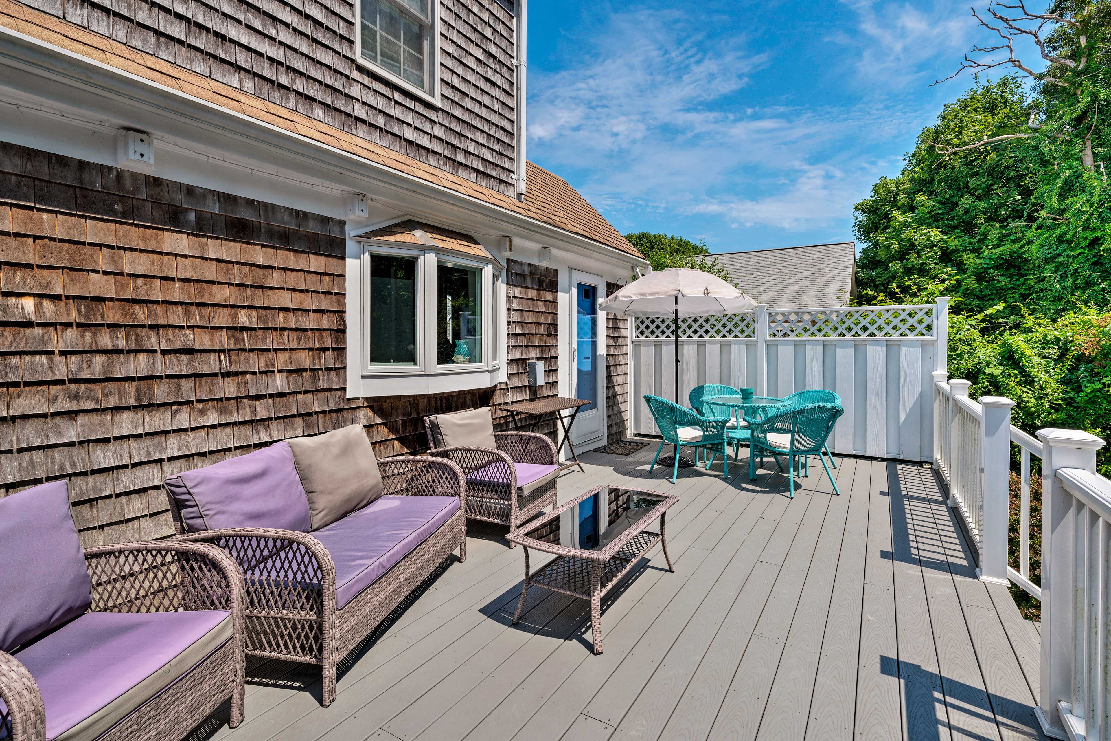 Furnished Deck