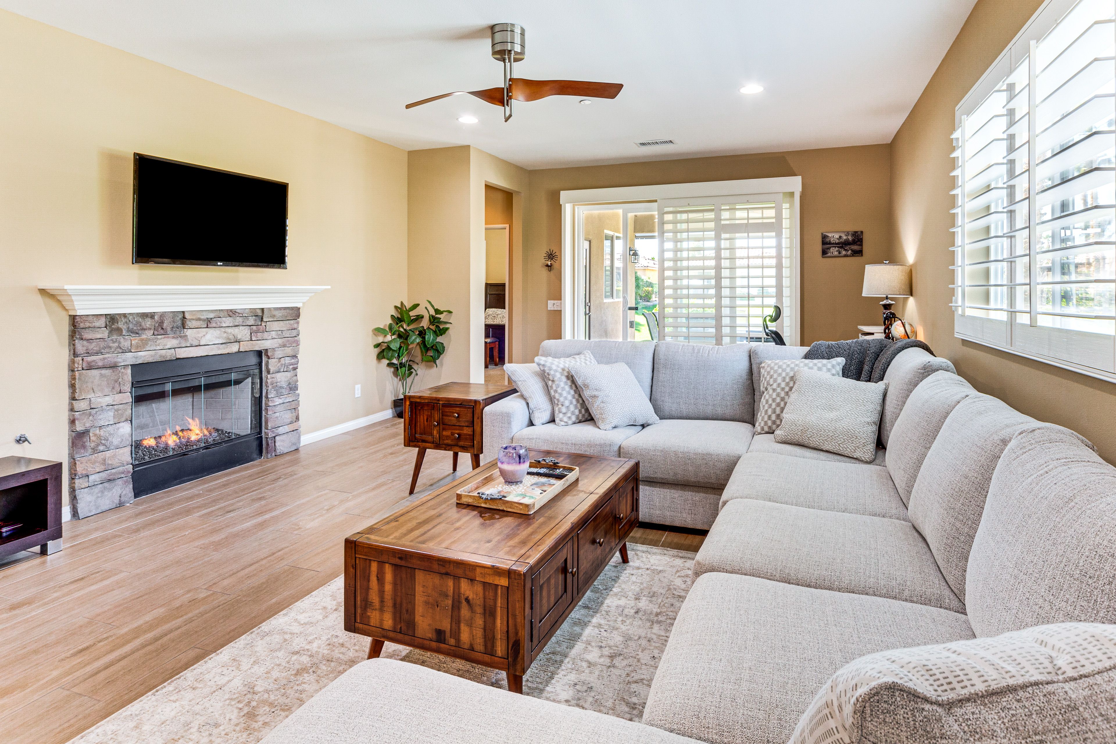 Living Room | Free WiFi | Central A/C & Heat