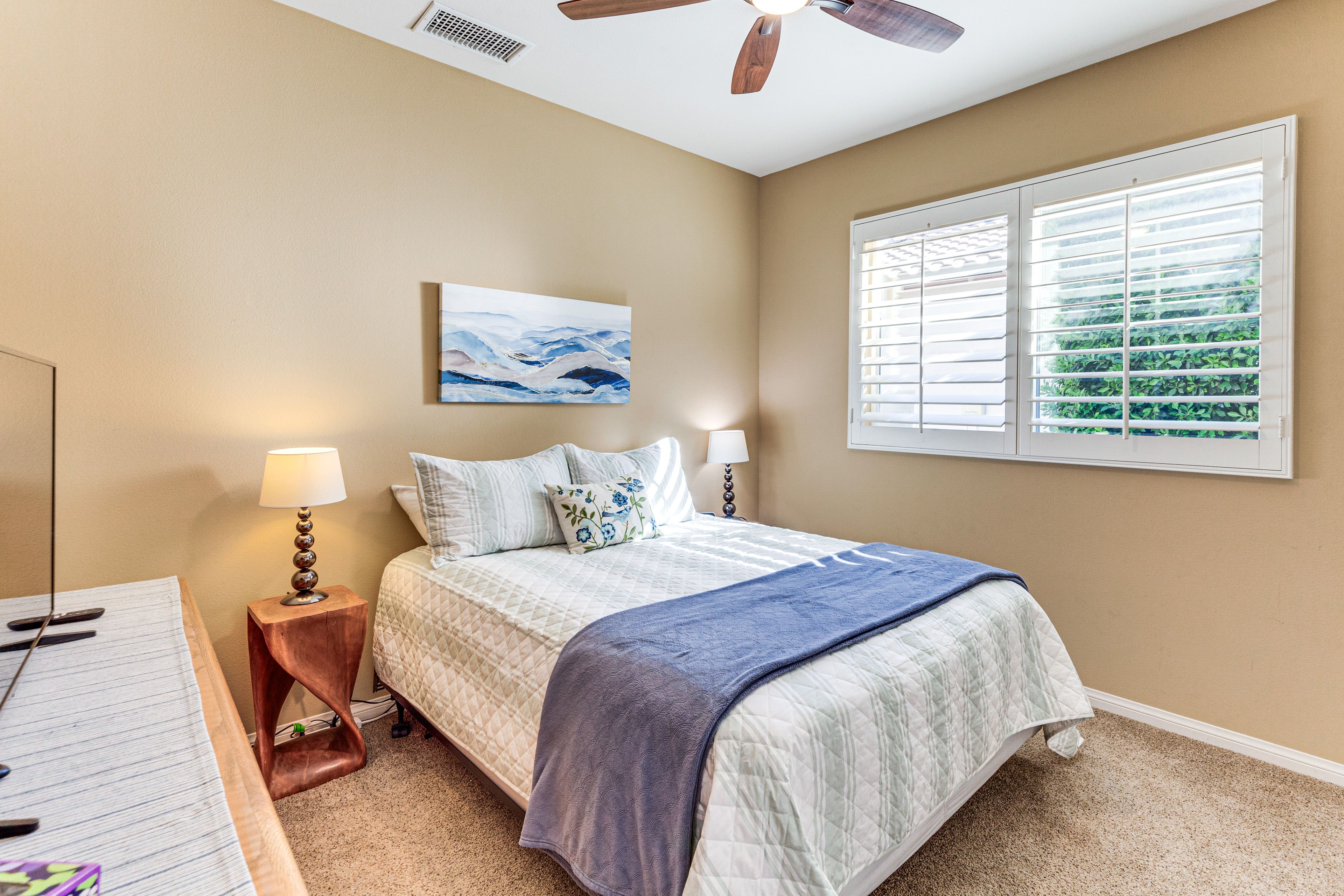 Bedroom 3 | Queen Bed