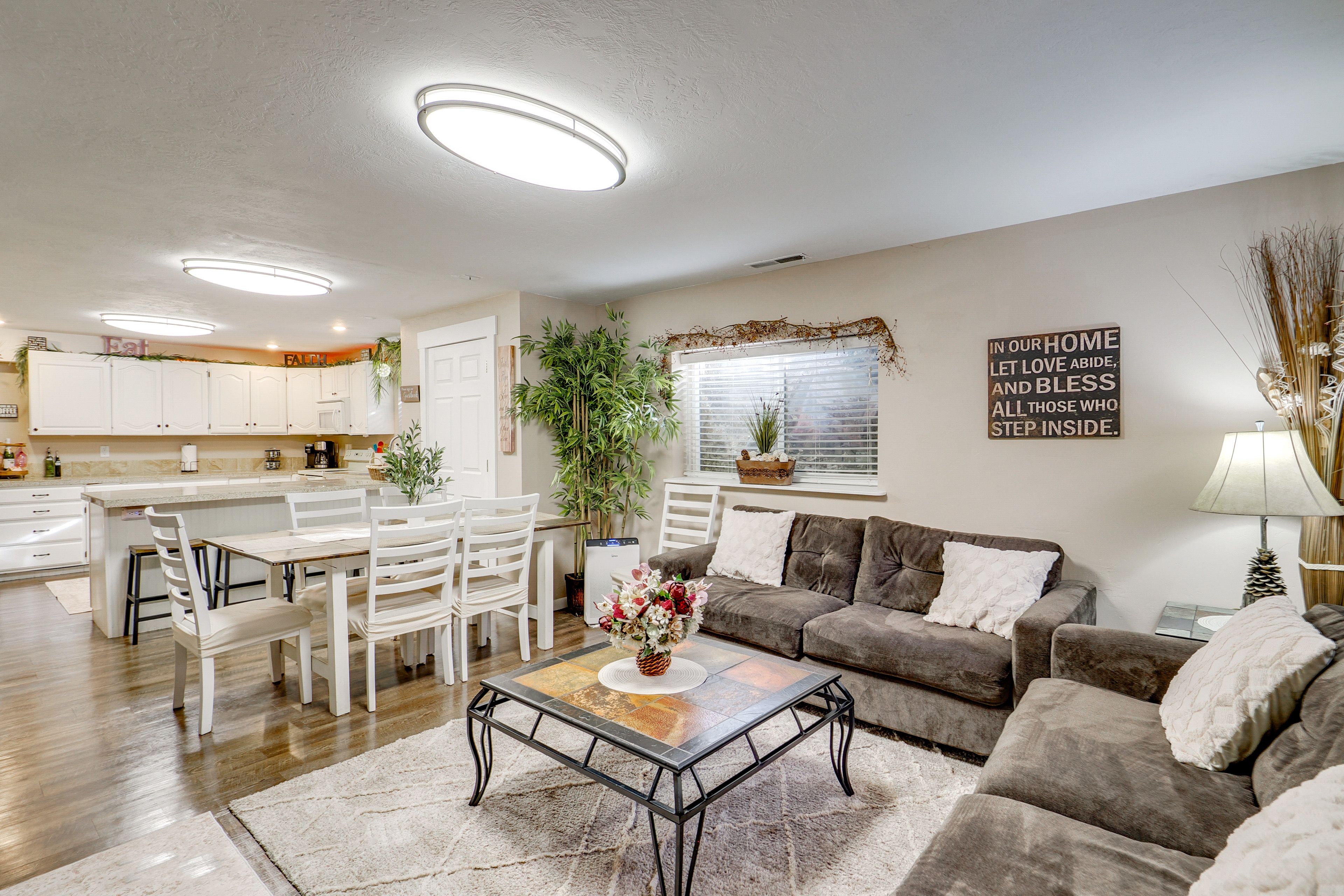 Living Room | Free WiFi | Electric Fireplace