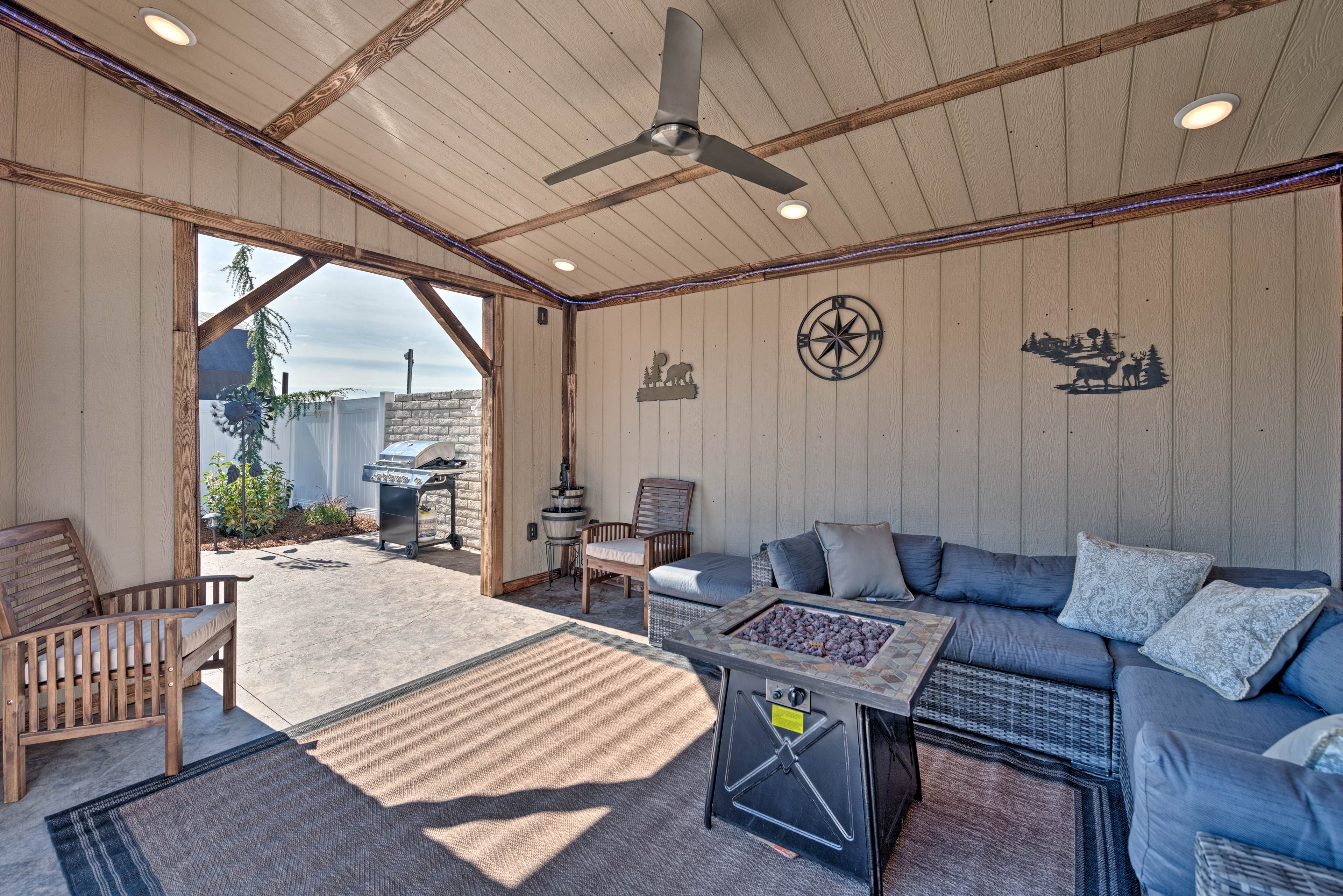 Covered Seating Area | Fire Pit