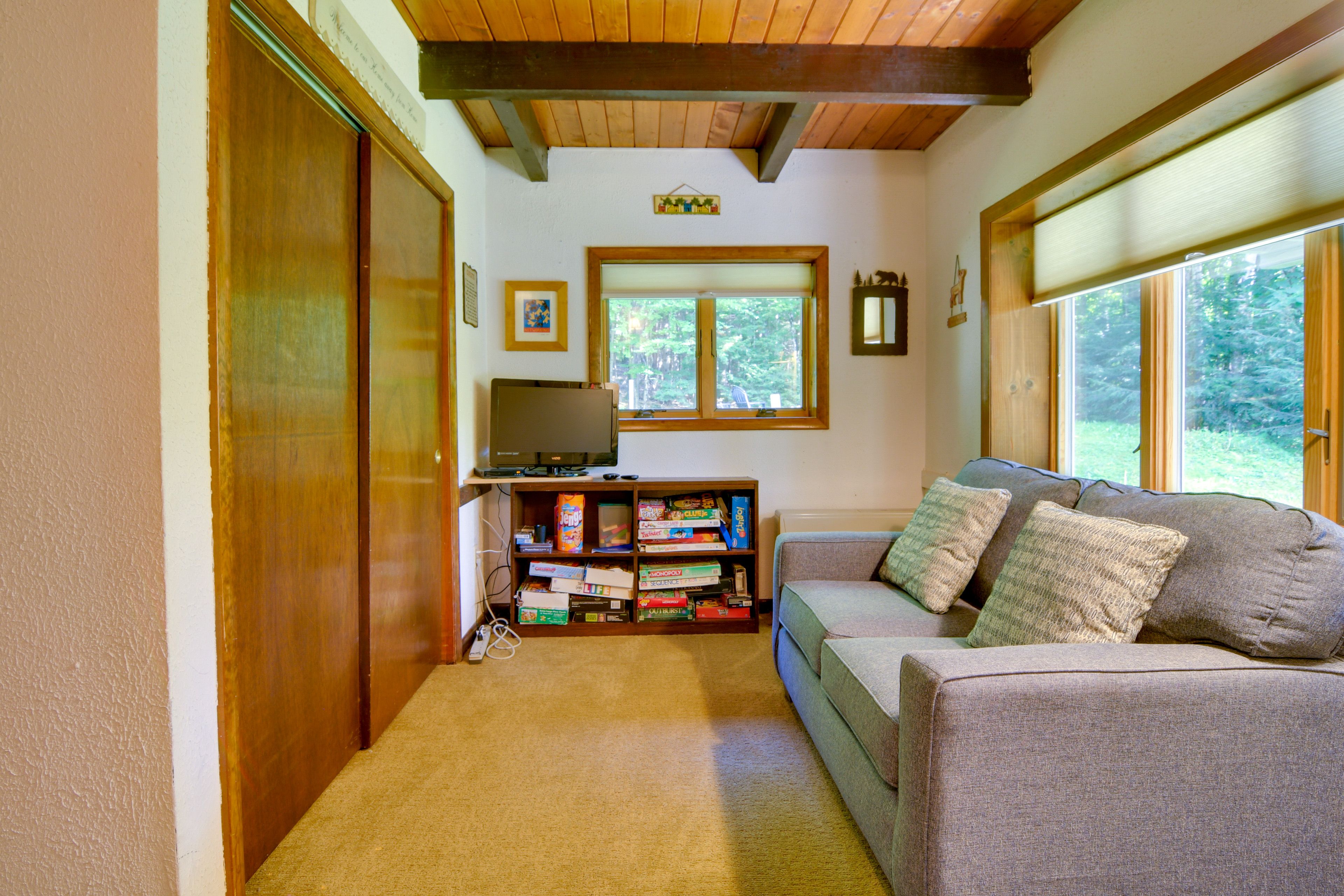 Living Area | Free WiFi | Smart TV