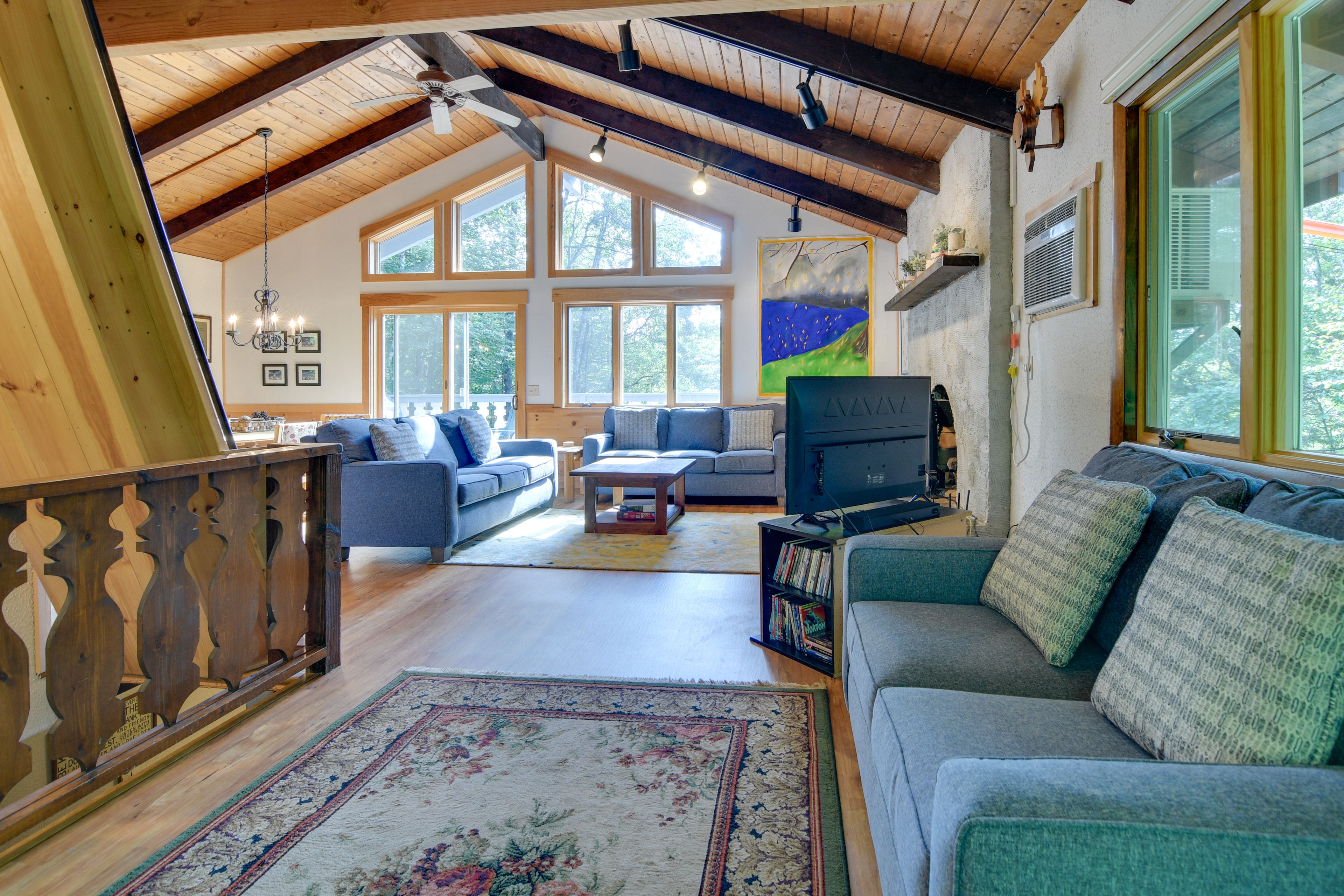 Interior | Open Floor Plan | Free WiFi