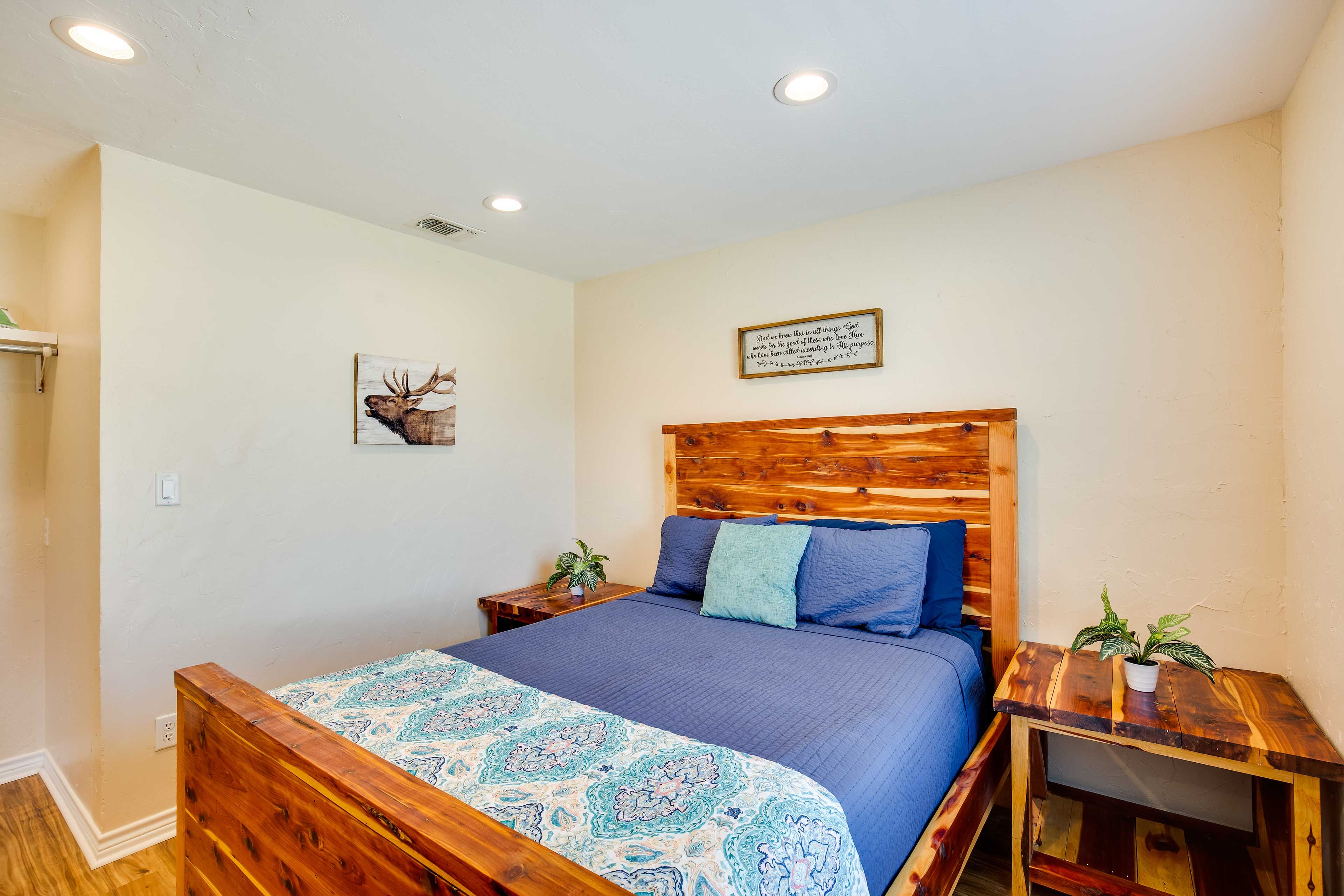 Bonus Room | Queen Bed