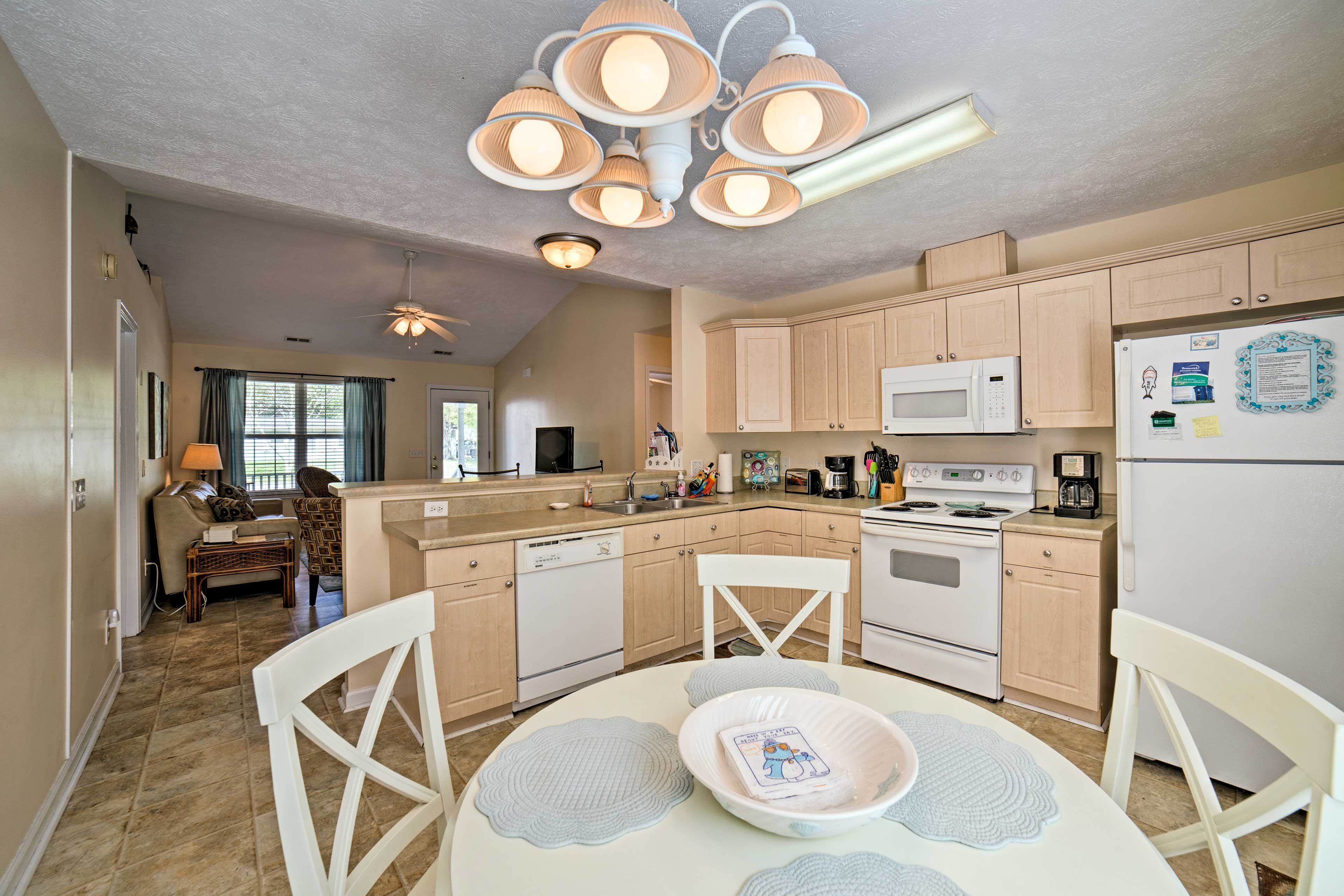 Dining Table | Dishware & Flatware Provided