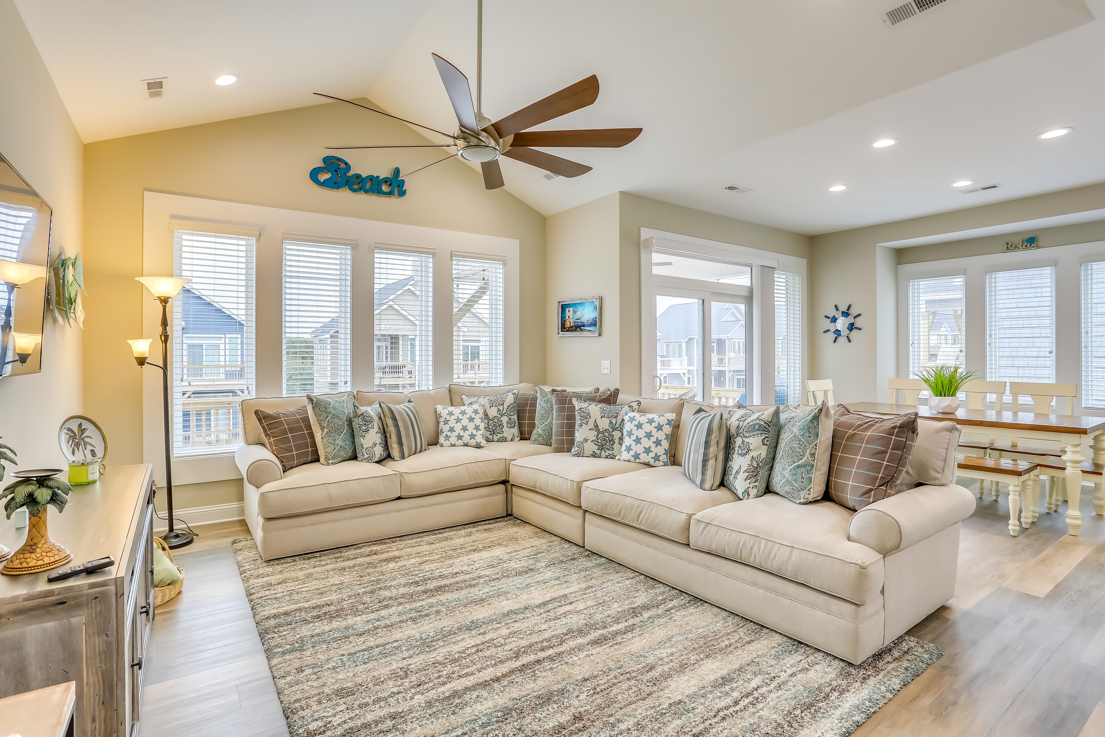 Living Room | Free WiFi | Cable TV | Central A/C & Heat | 2nd Floor
