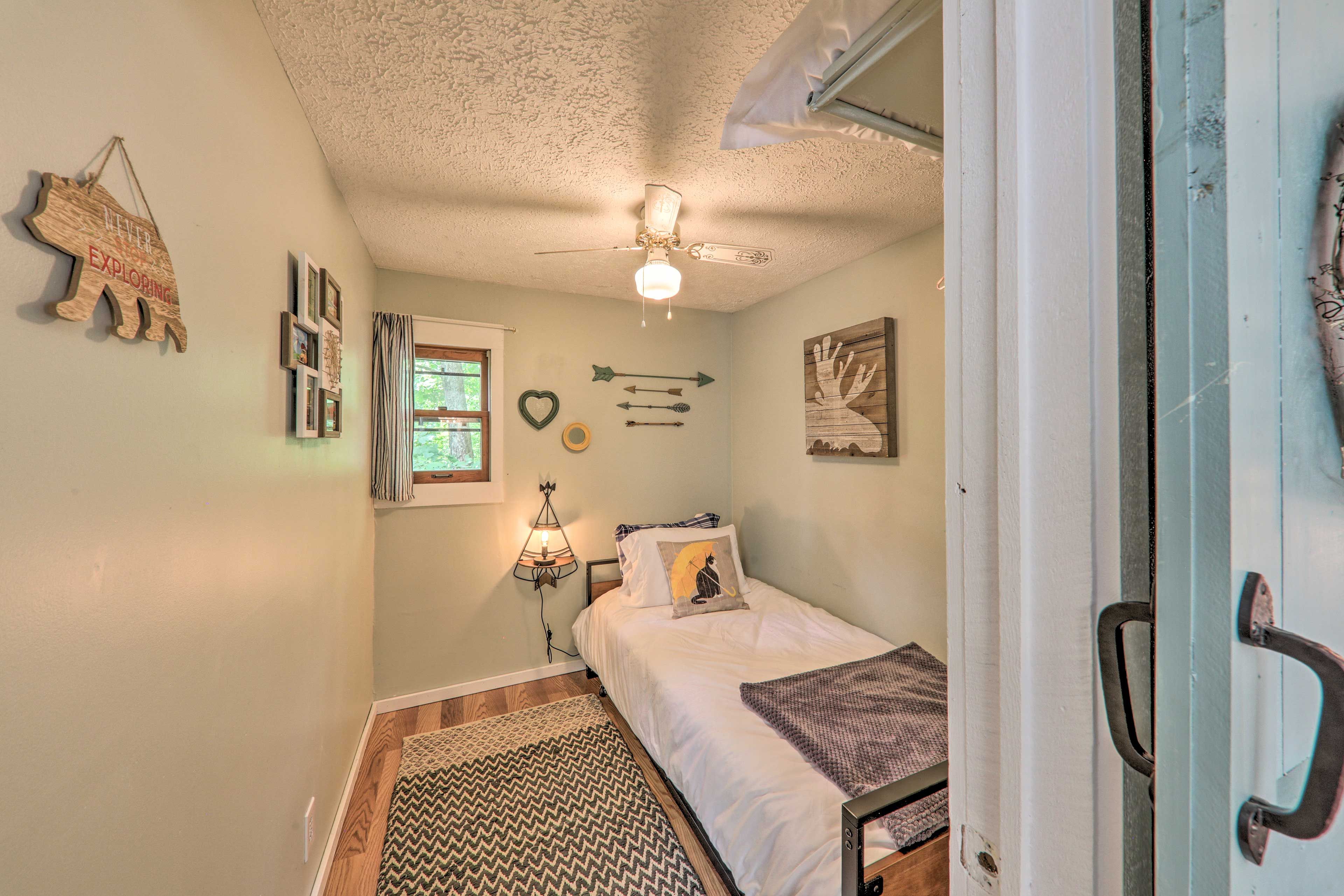 Bedroom 3 | Twin Bed w/ Twin Trundle