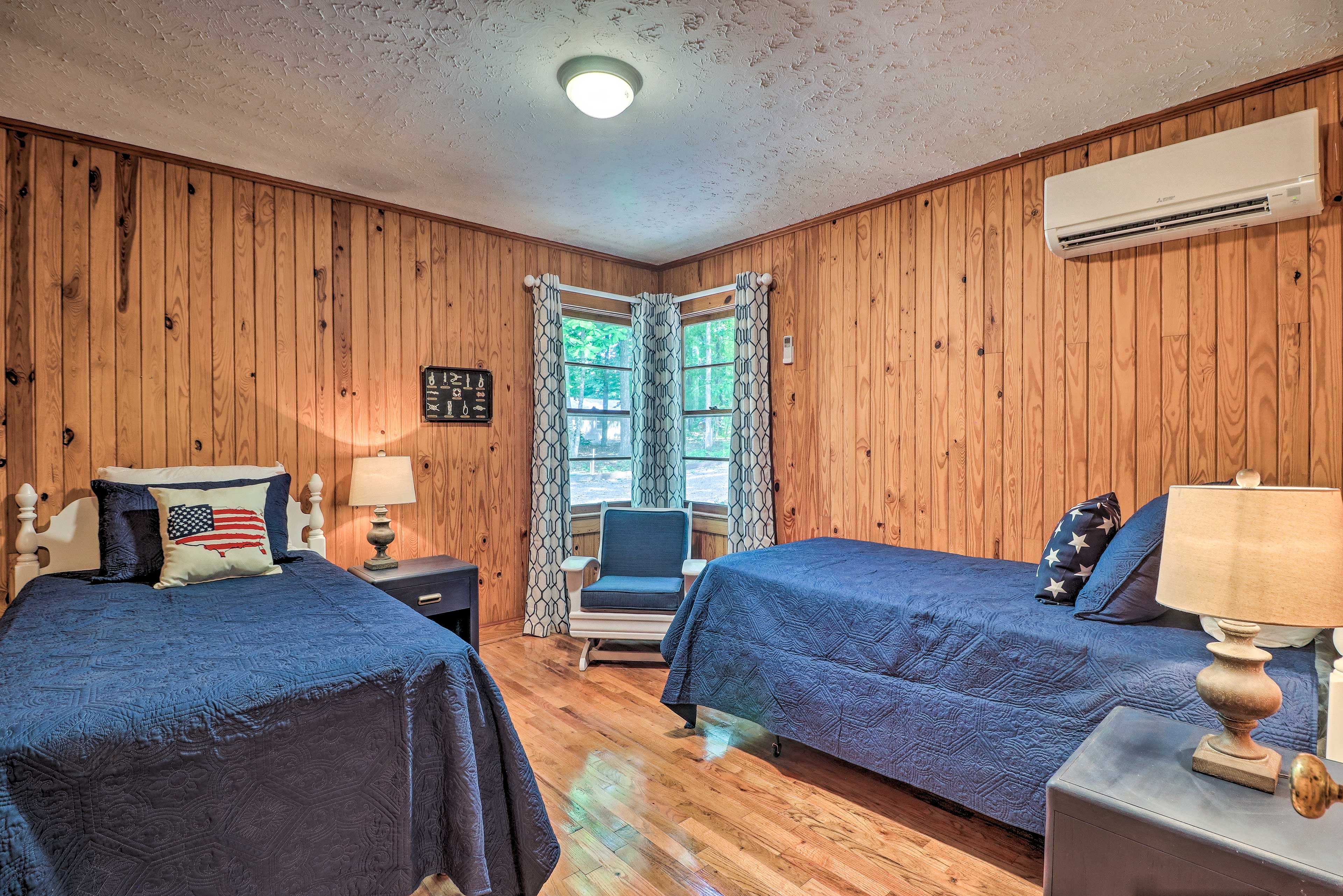 Bedroom 2 | 2 Twin Beds