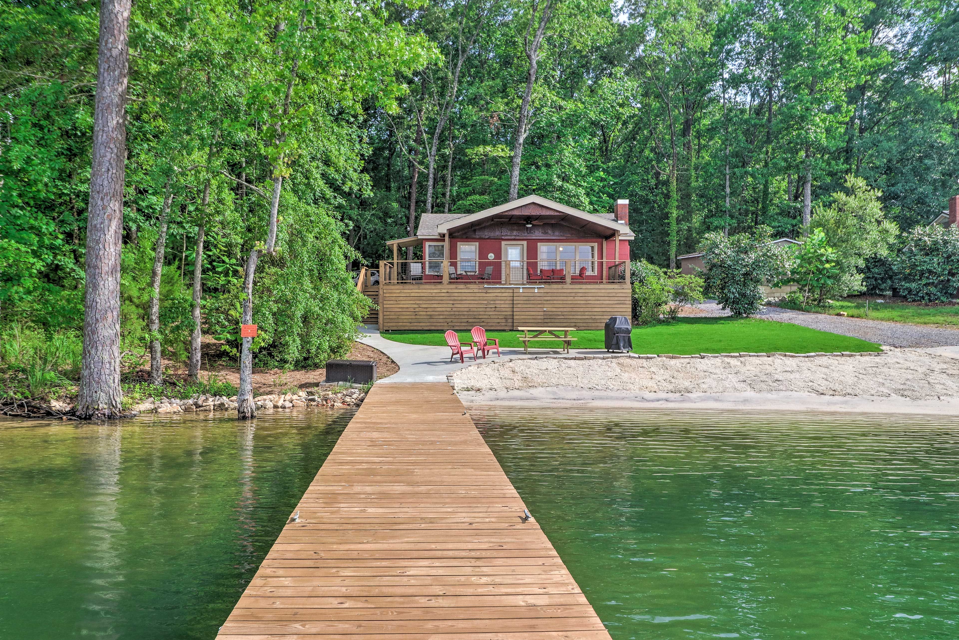Eclectic Vacation Rental | 2BR | 1BA | 900 Sq Ft | Step-Free Access