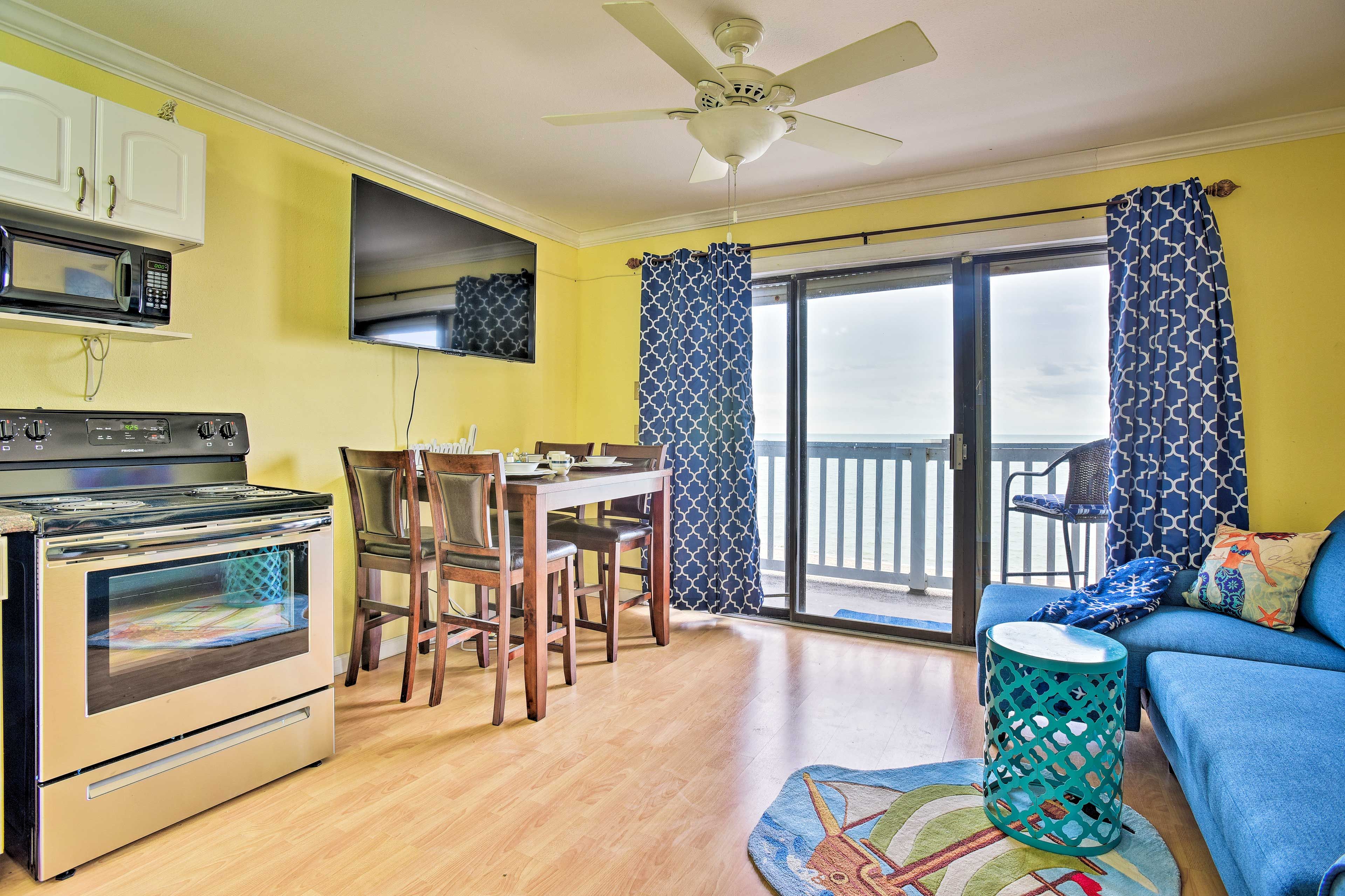 Living Area | Free WiFi | Cable TV | Sleeper Sofa