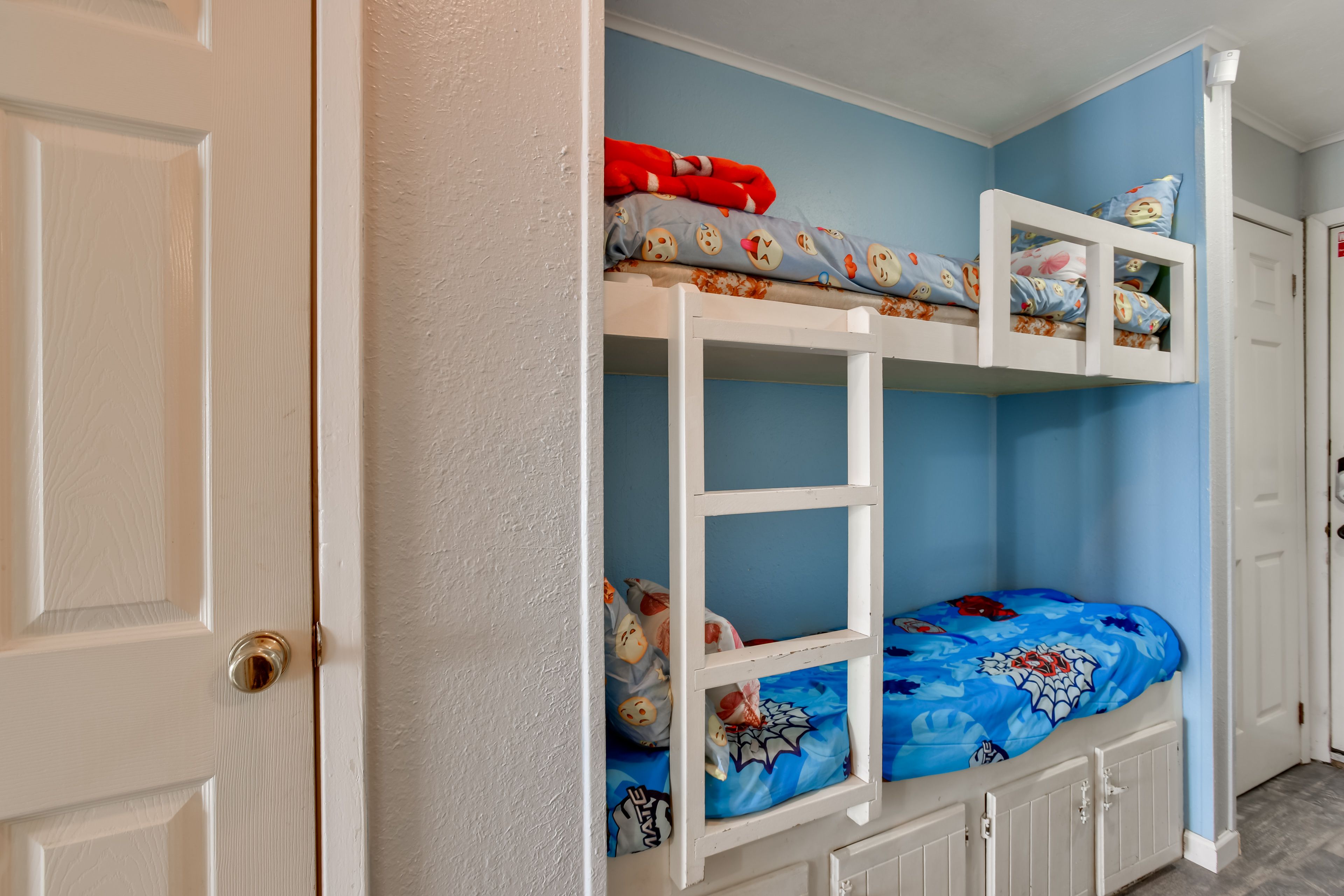 Hallway | Twin Bunk Bed