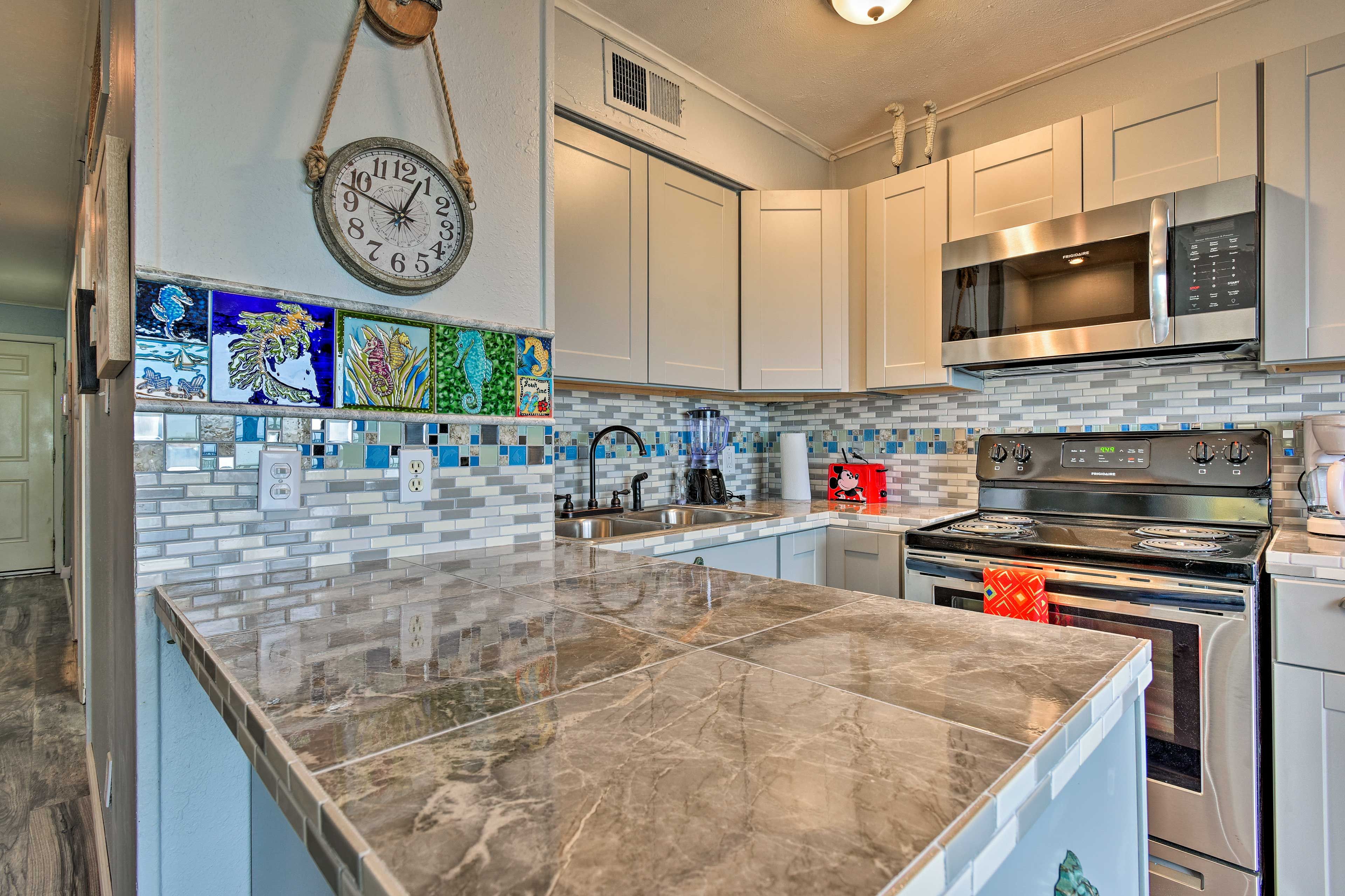 Kitchen | Cooking Basics | Dining Table | Dishware/Flatware