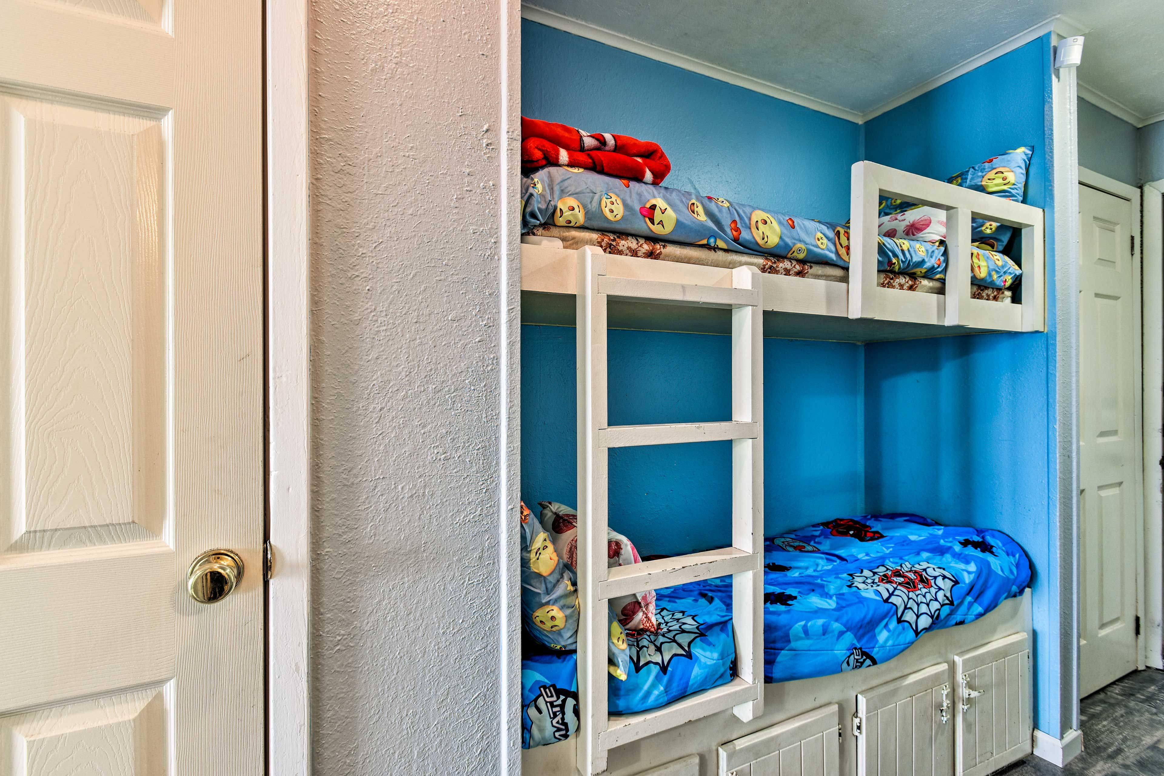 Hallway | Twin Bunk Bed