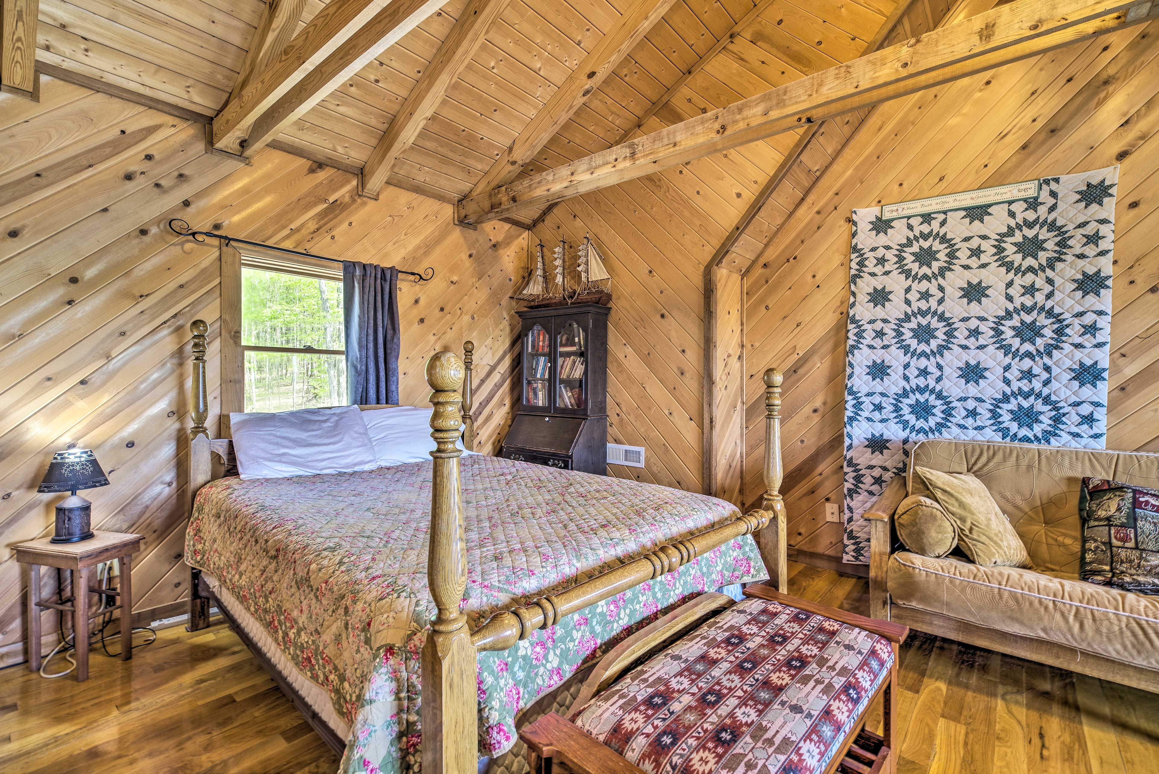Bedroom 6 (Loft) | 2 Queen Beds | Toddler Bed