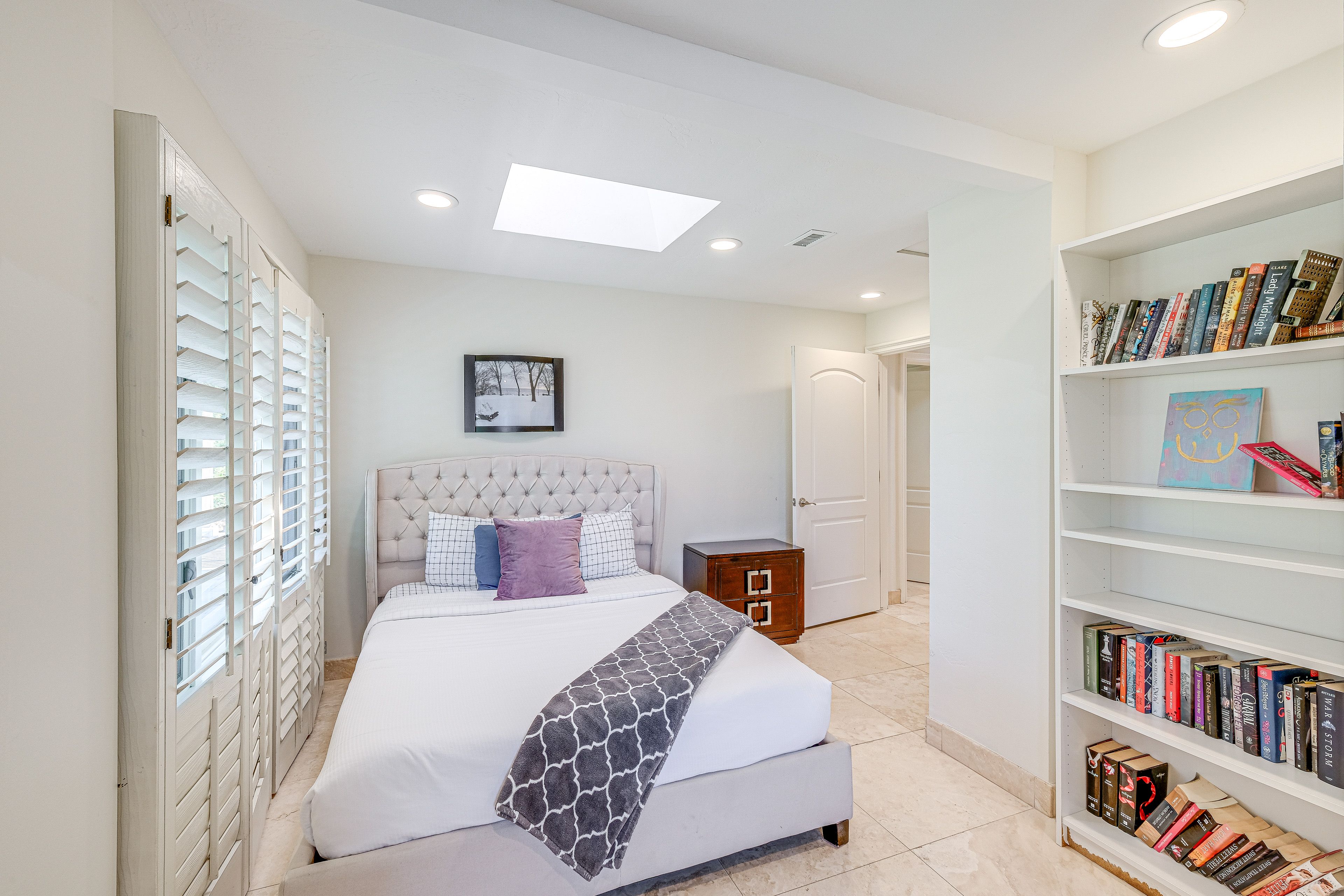 Bedroom 2 | Queen Bed