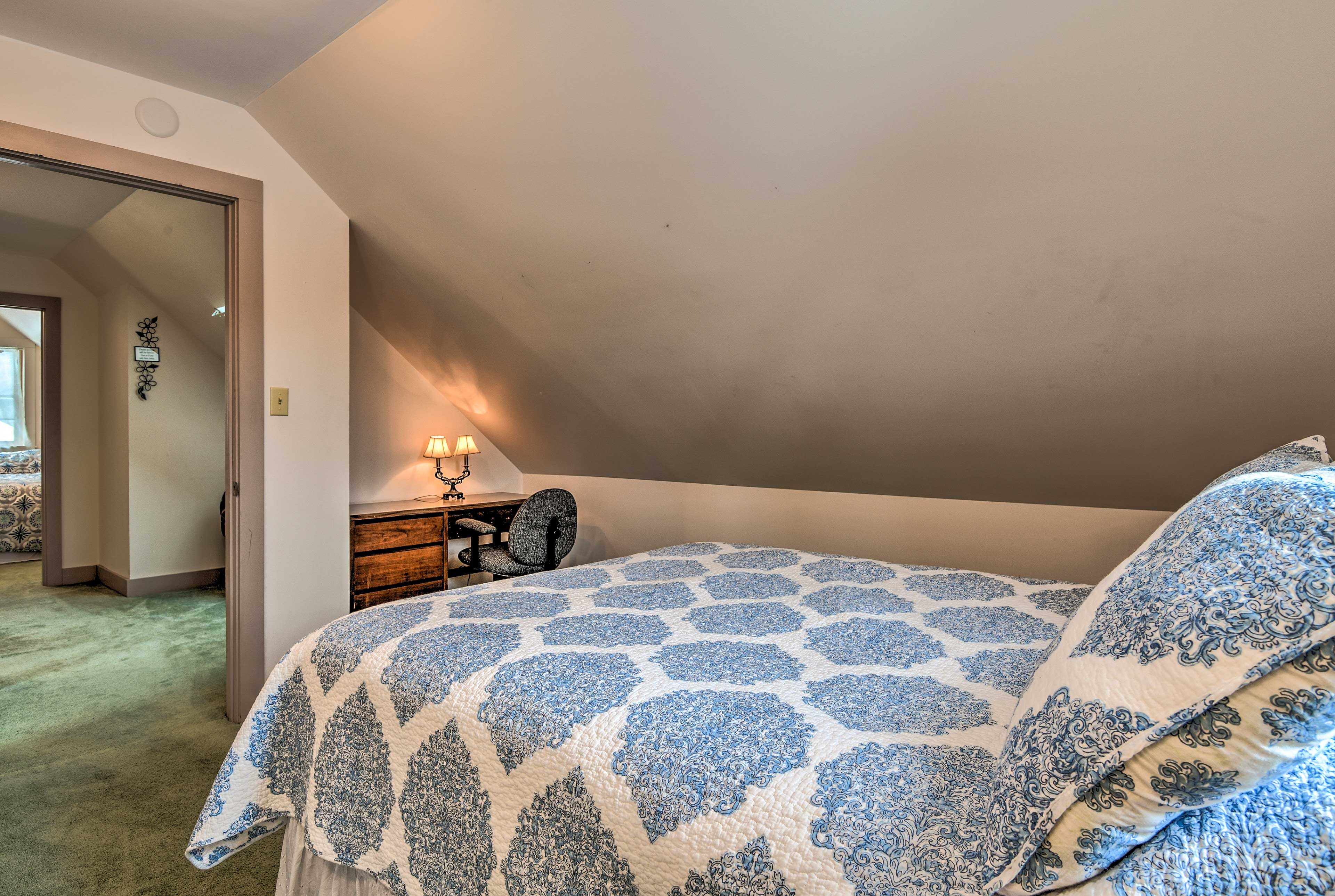 Bedroom 4 | Queen Bed