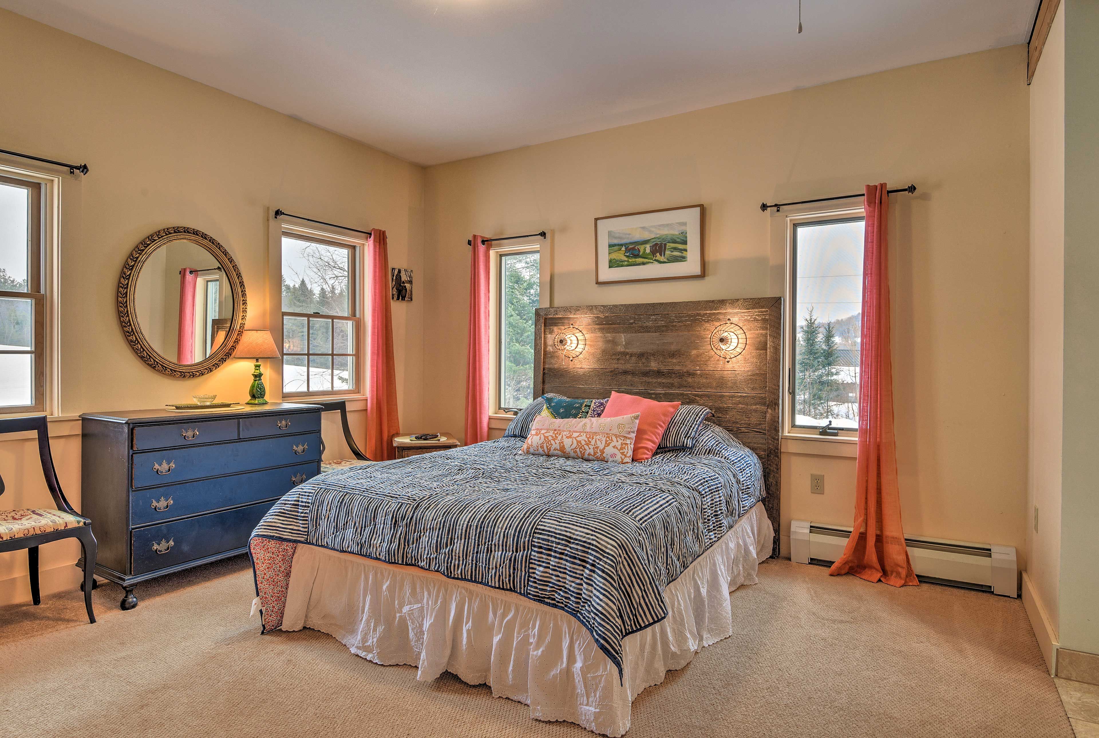 Bedroom 1 | Queen Bed