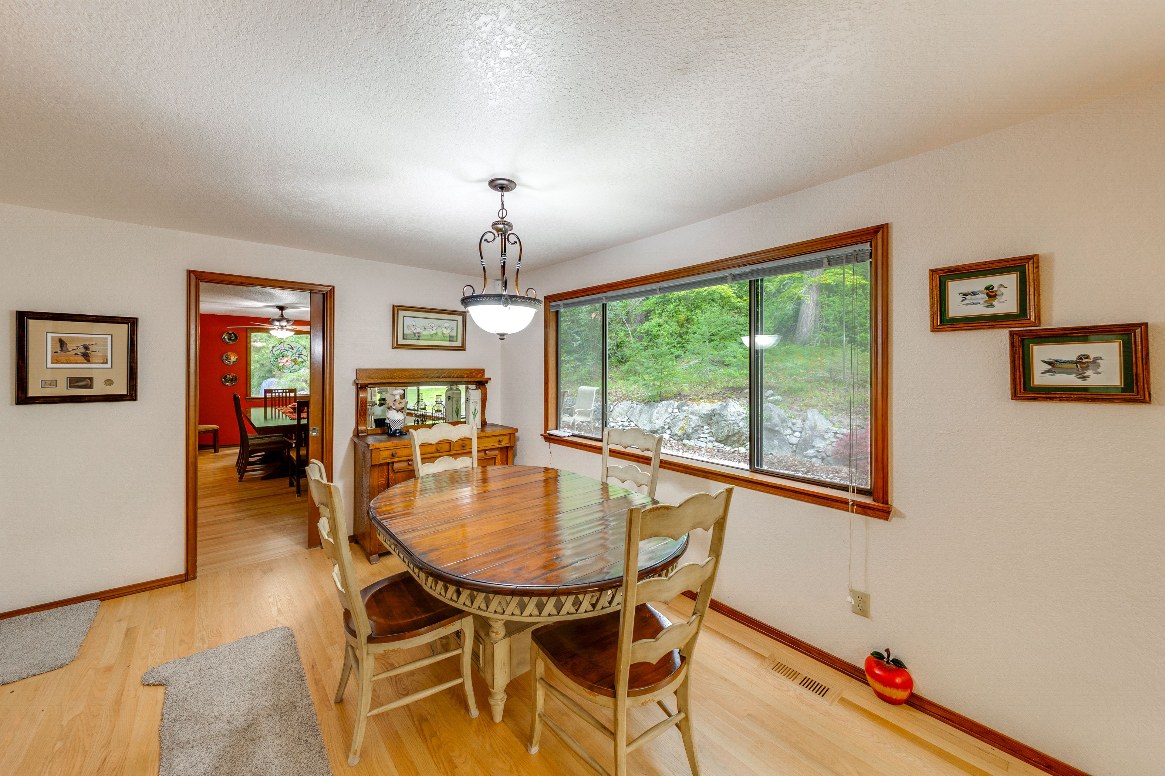 Dining Area | Dishware & Flatware
