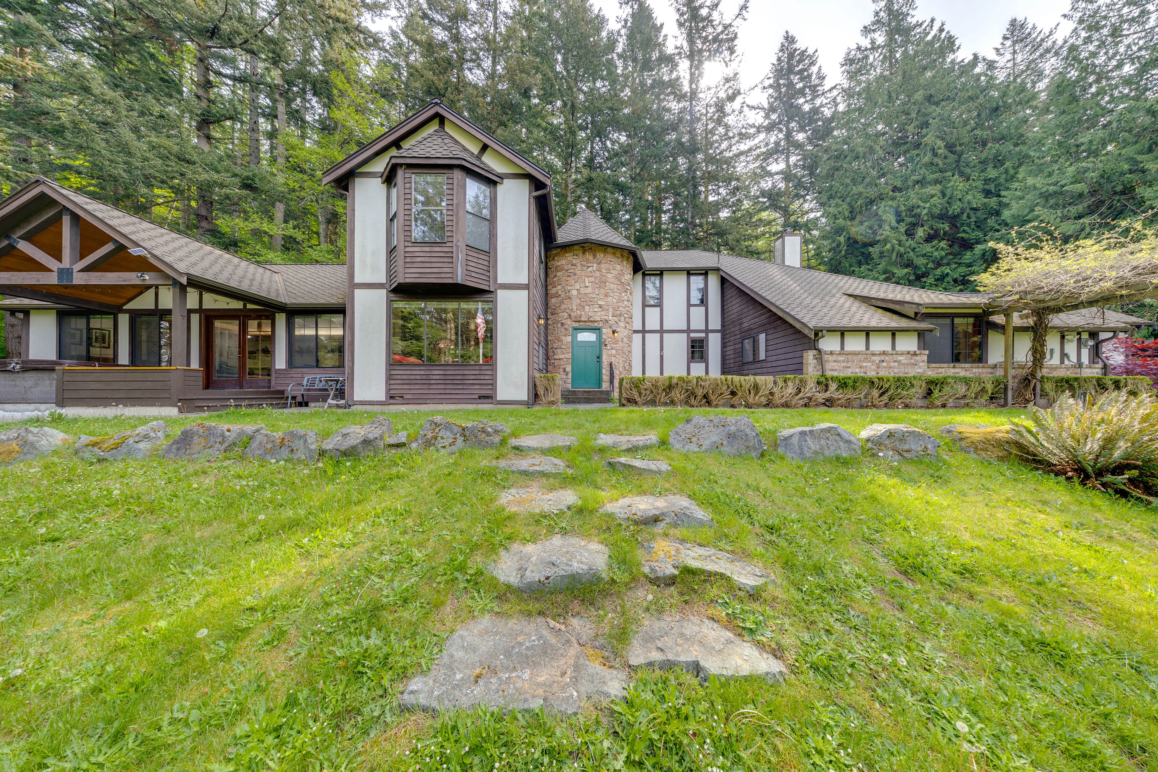Camano Island Vacation Rental | 4BR | 3.5BA | 4,255 Sq Ft